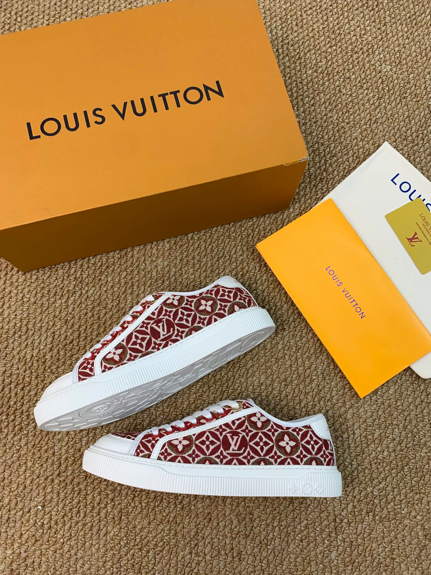 Кроссовки Женские Louis Vuitton 17545197