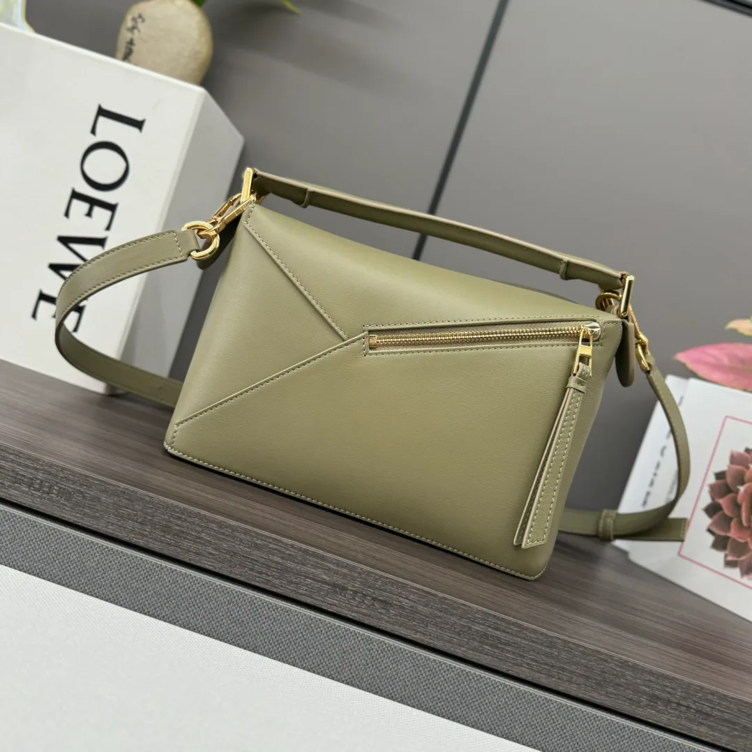 Классические Сумки Женские Loewe 11674664