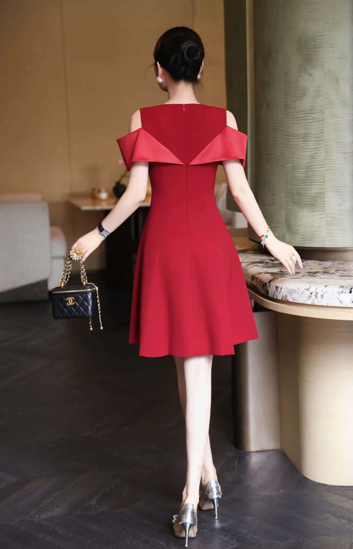 Платья Женские Christian Dior 10400149