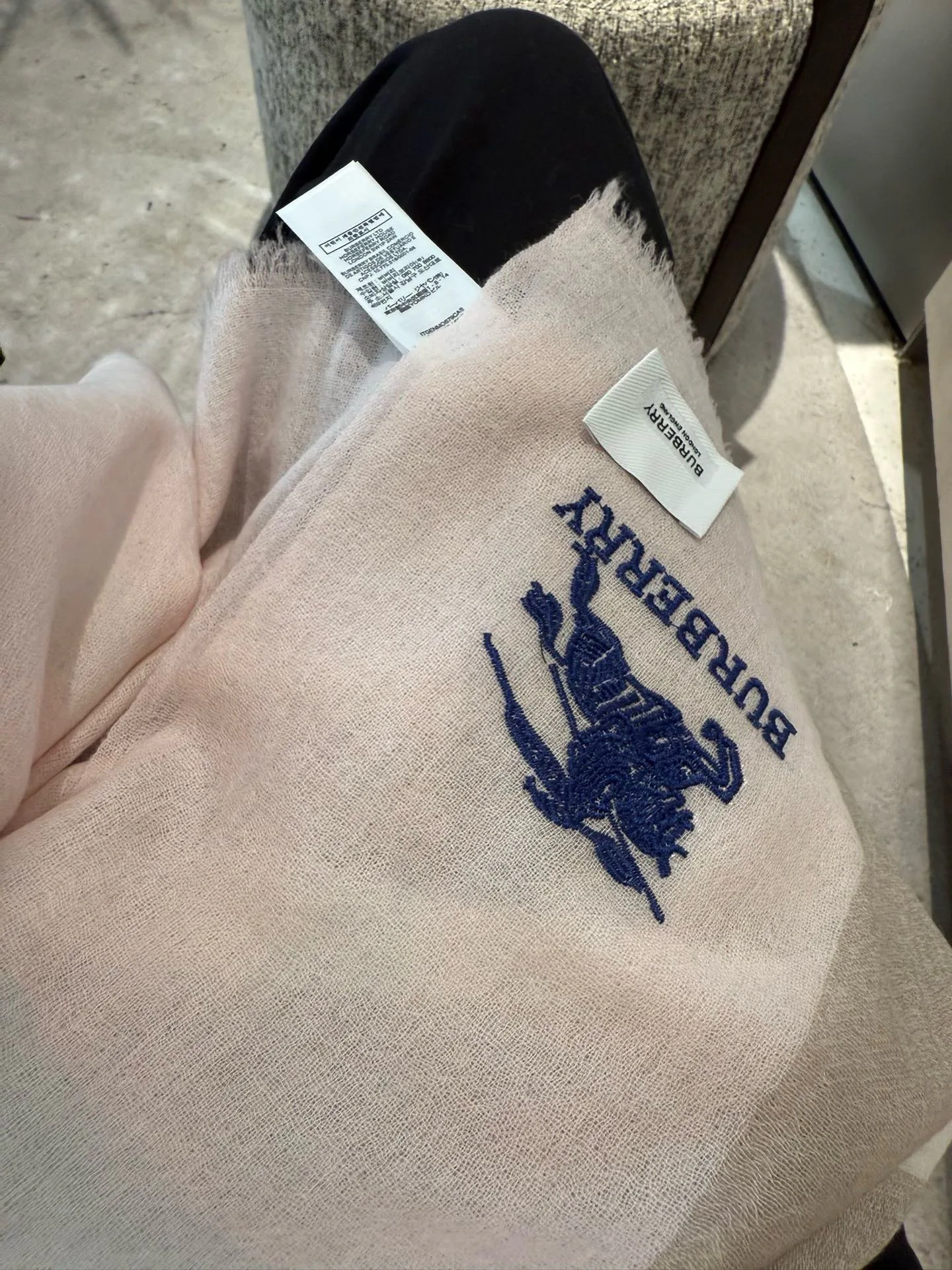 Шарфы Burberry 18222428