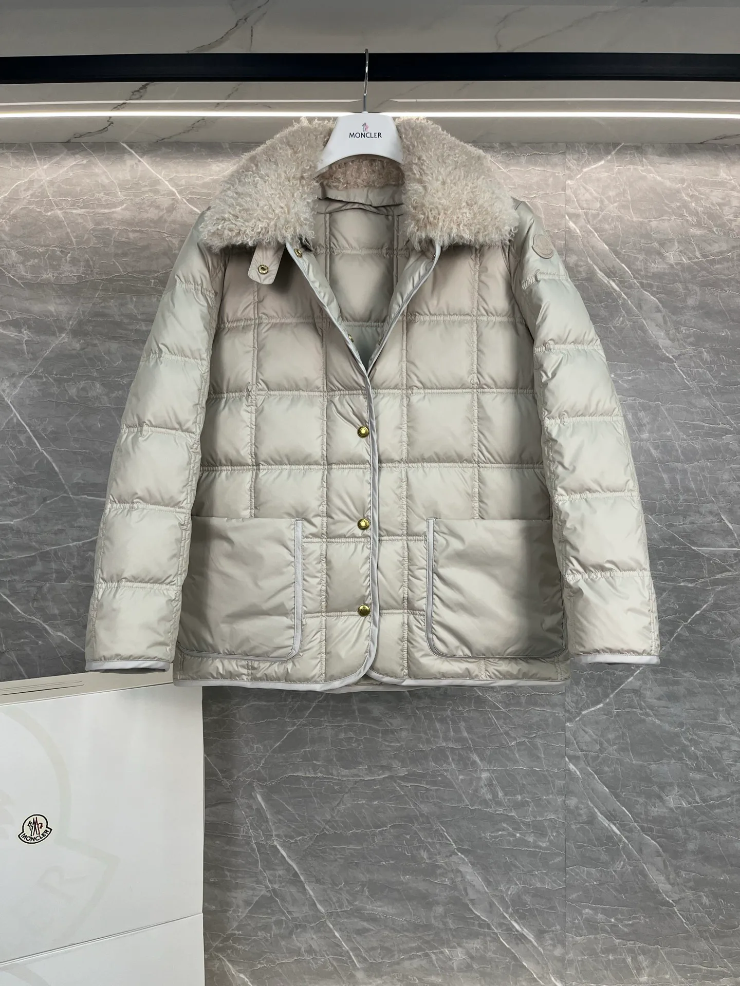 Куртки И Пуховики Женские Moncler 19256712