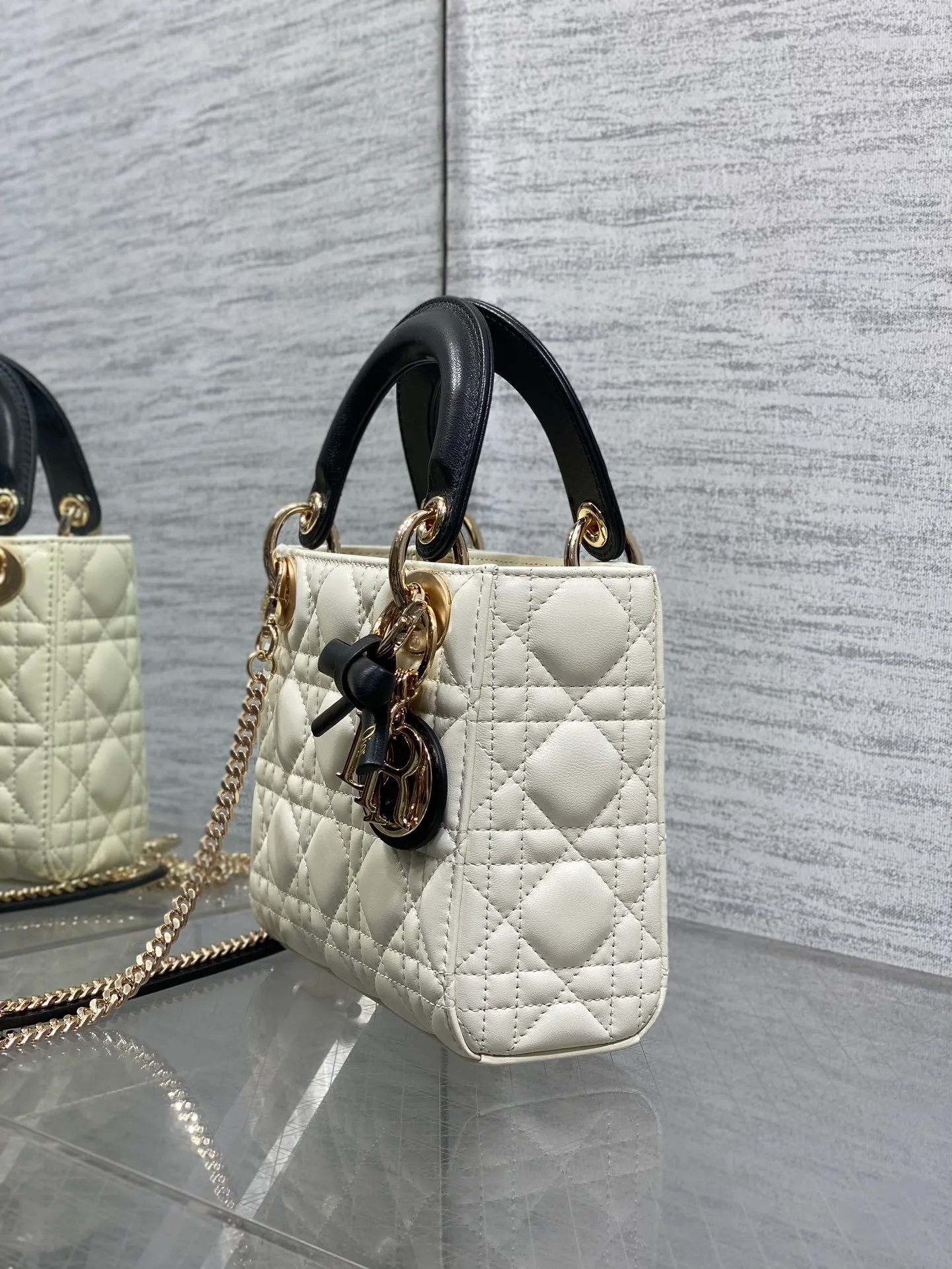 Классические Сумки Женские Christian Dior 12189486