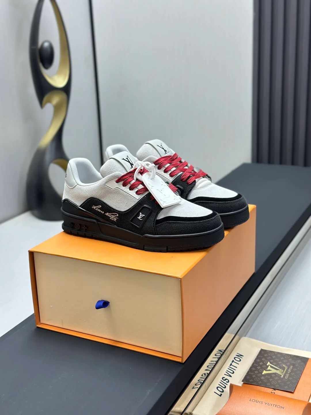 Кроссовки Женские Louis Vuitton 1186336