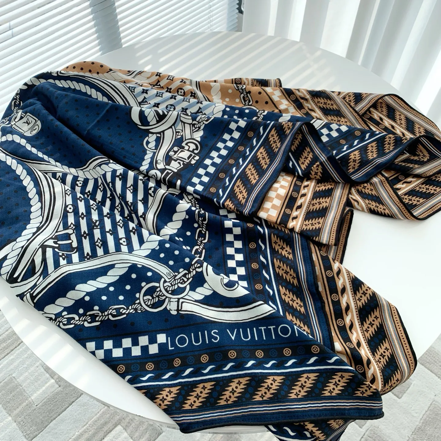 Шарфы Louis Vuitton 110418