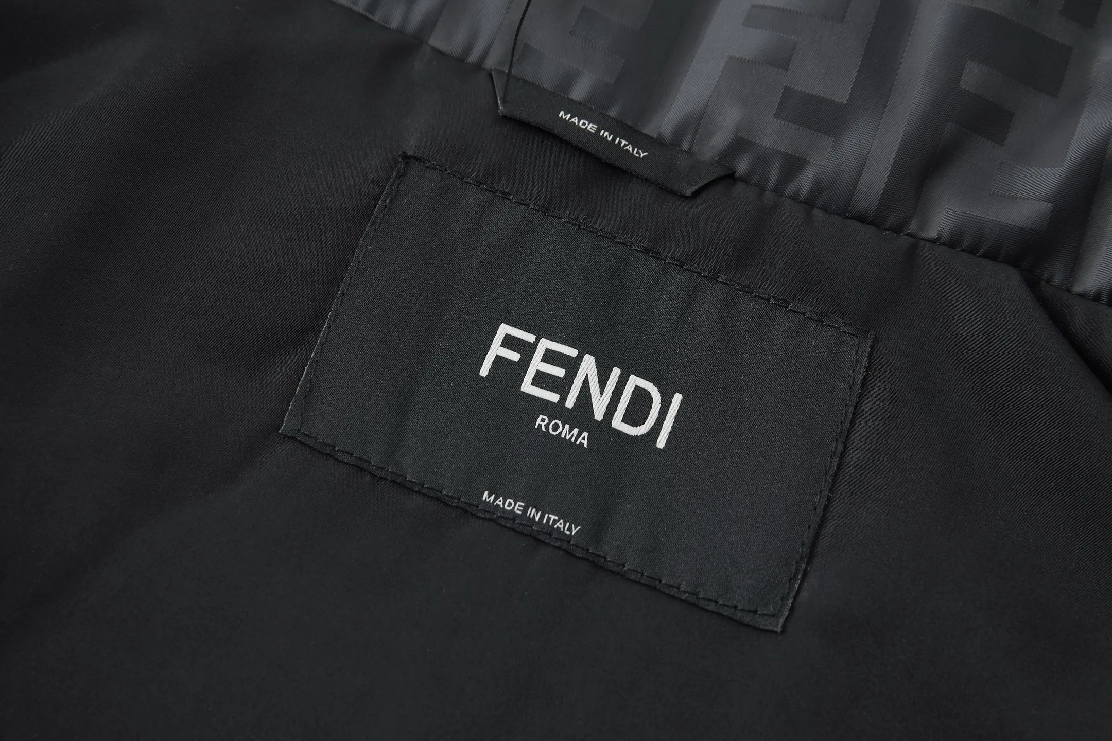 Куртки И Пуховики Мужские Fendi 18237026