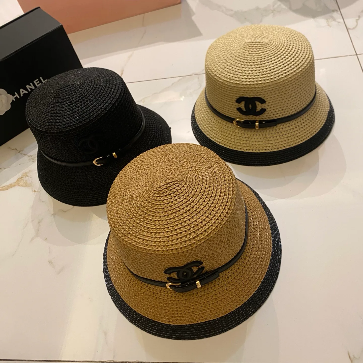 Головные Уборы Chanel 17498283