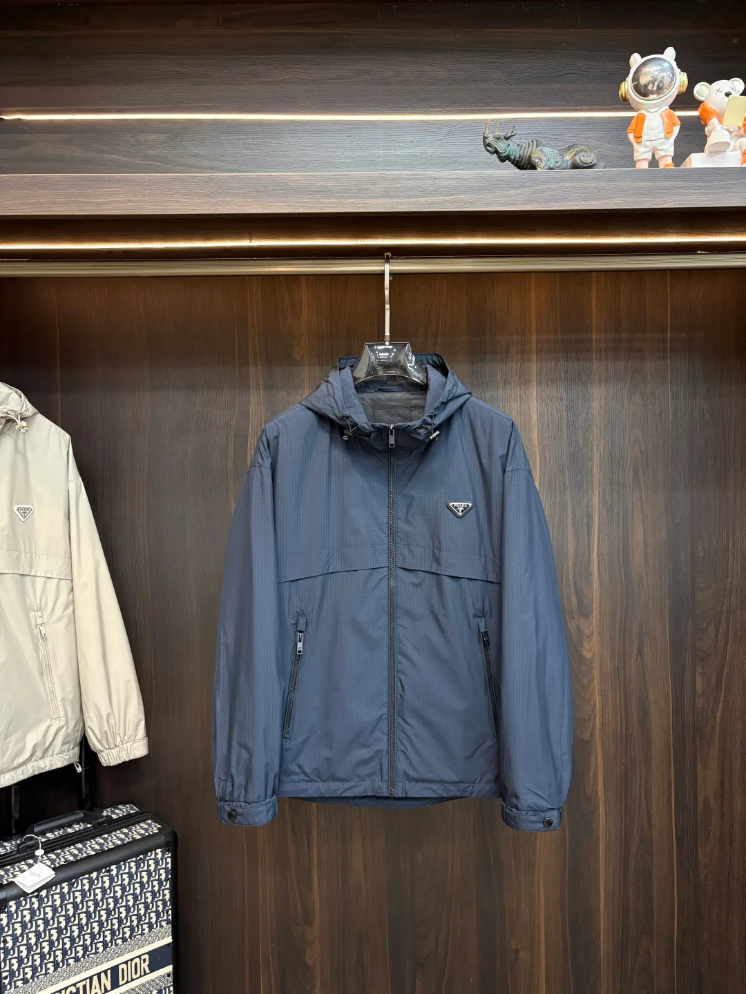 Куртки И Пуховики Женские Prada 18157368