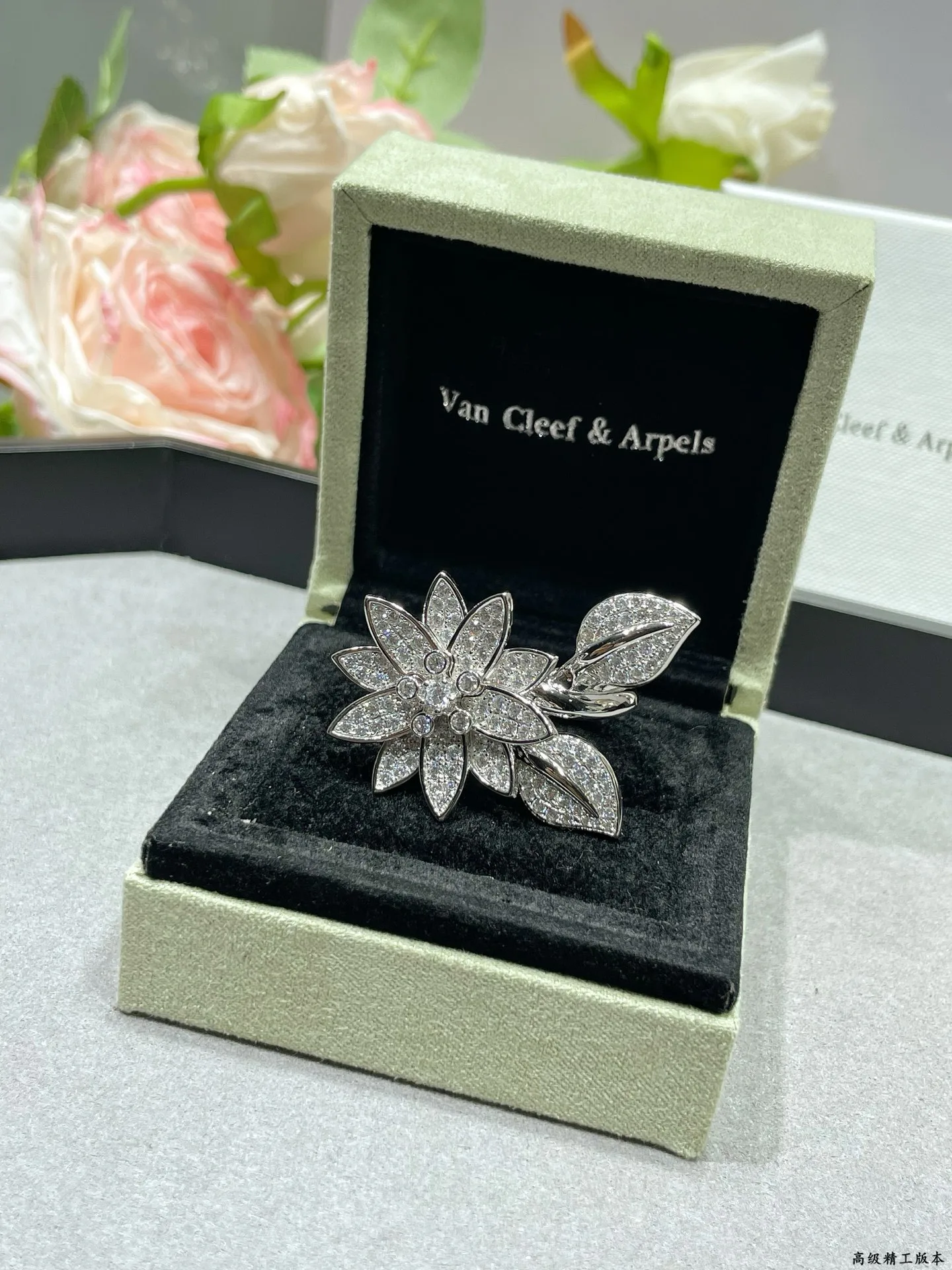 Бижутерия Van Cleef & Arpels 167190