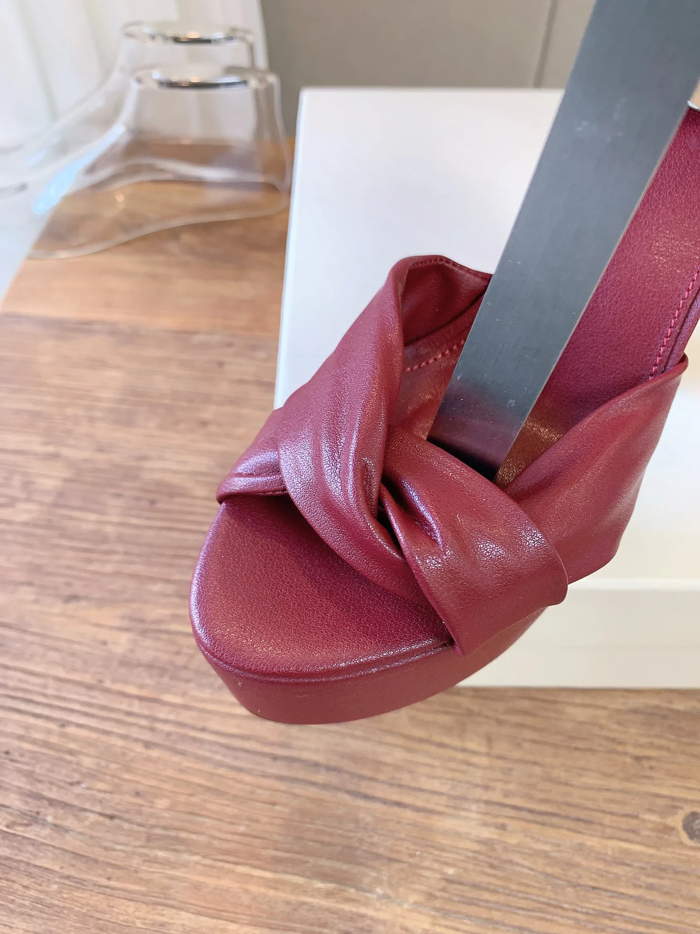 Босоножки Женские Saint Laurent 18427877