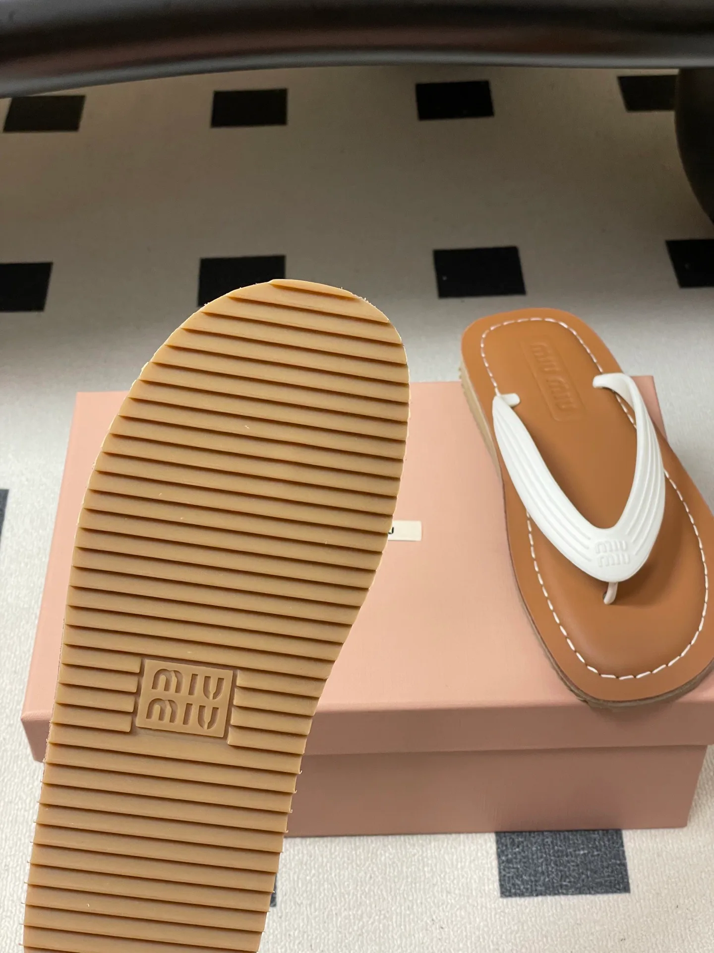 Шлепанцы Женские Miu Miu 13343854