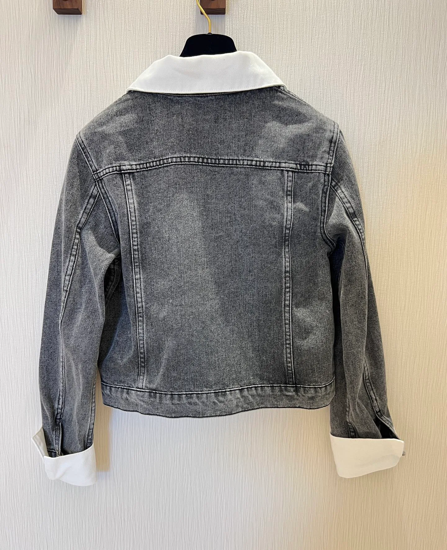 Куртки И Пуховики Женские Chanel 22995