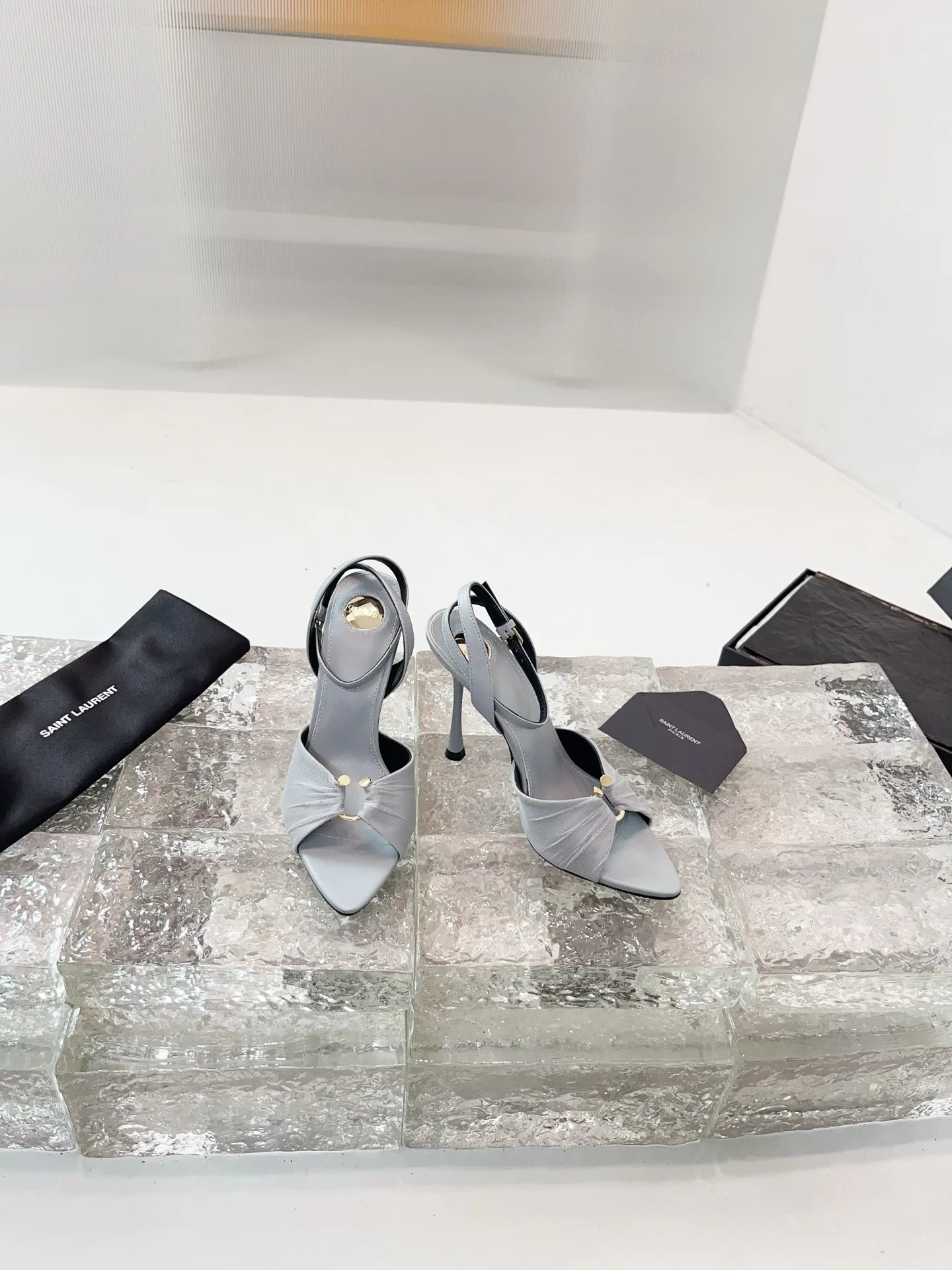 Босоножки Женские Saint Laurent 11278394