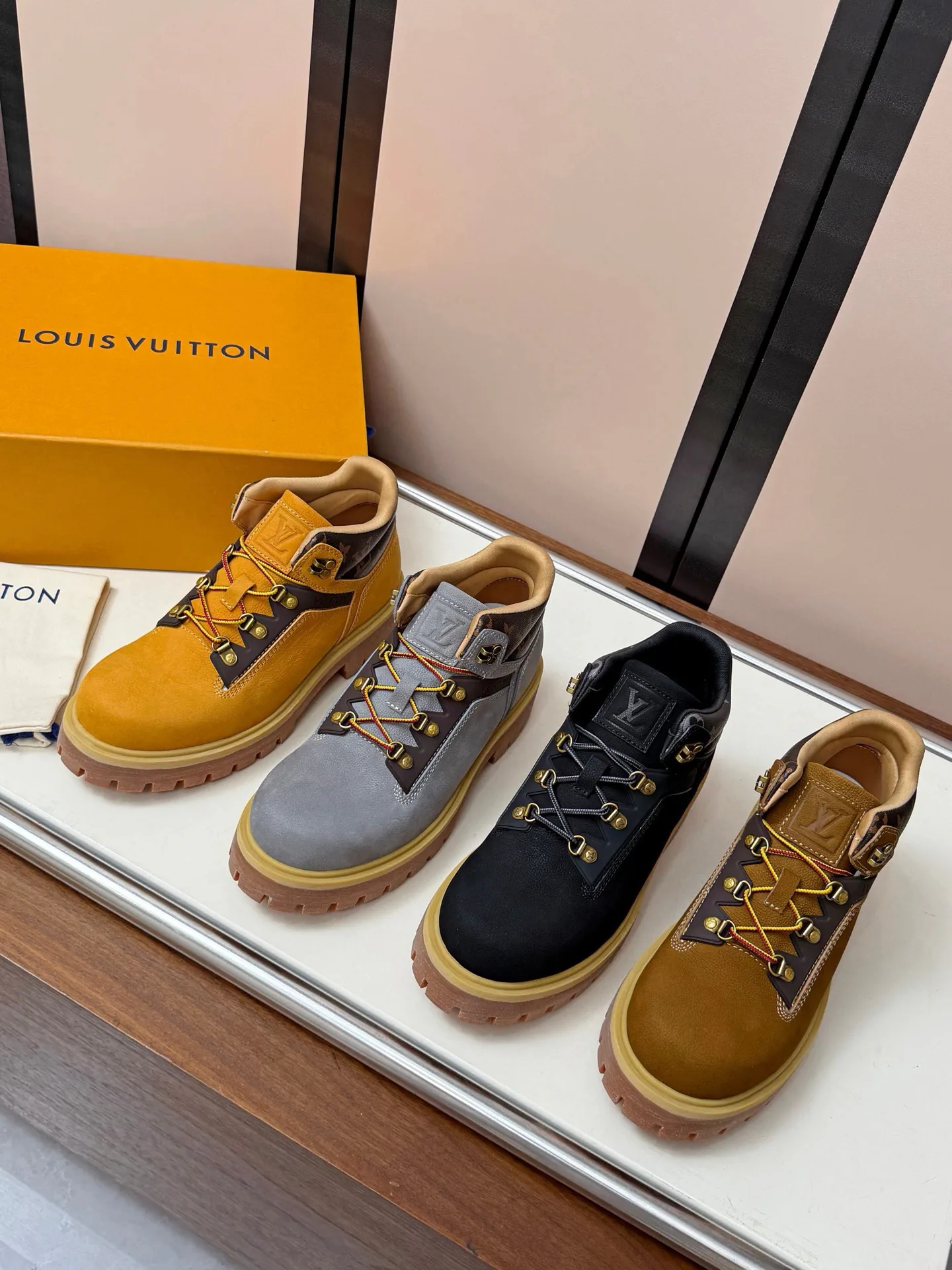 Ботинки Мужские Louis Vuitton 18417470