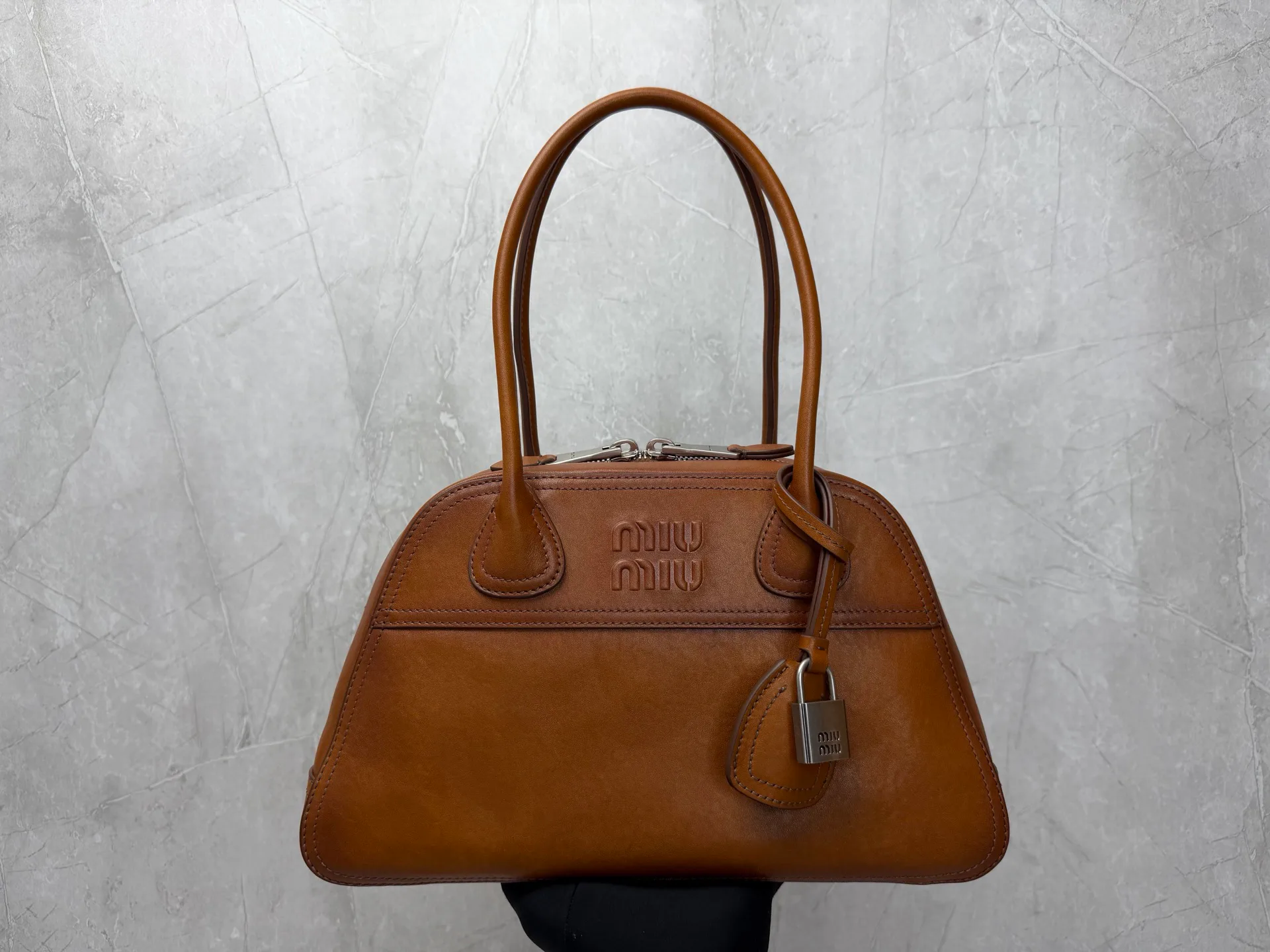 Классические Сумки Женские Miu Miu 13330348