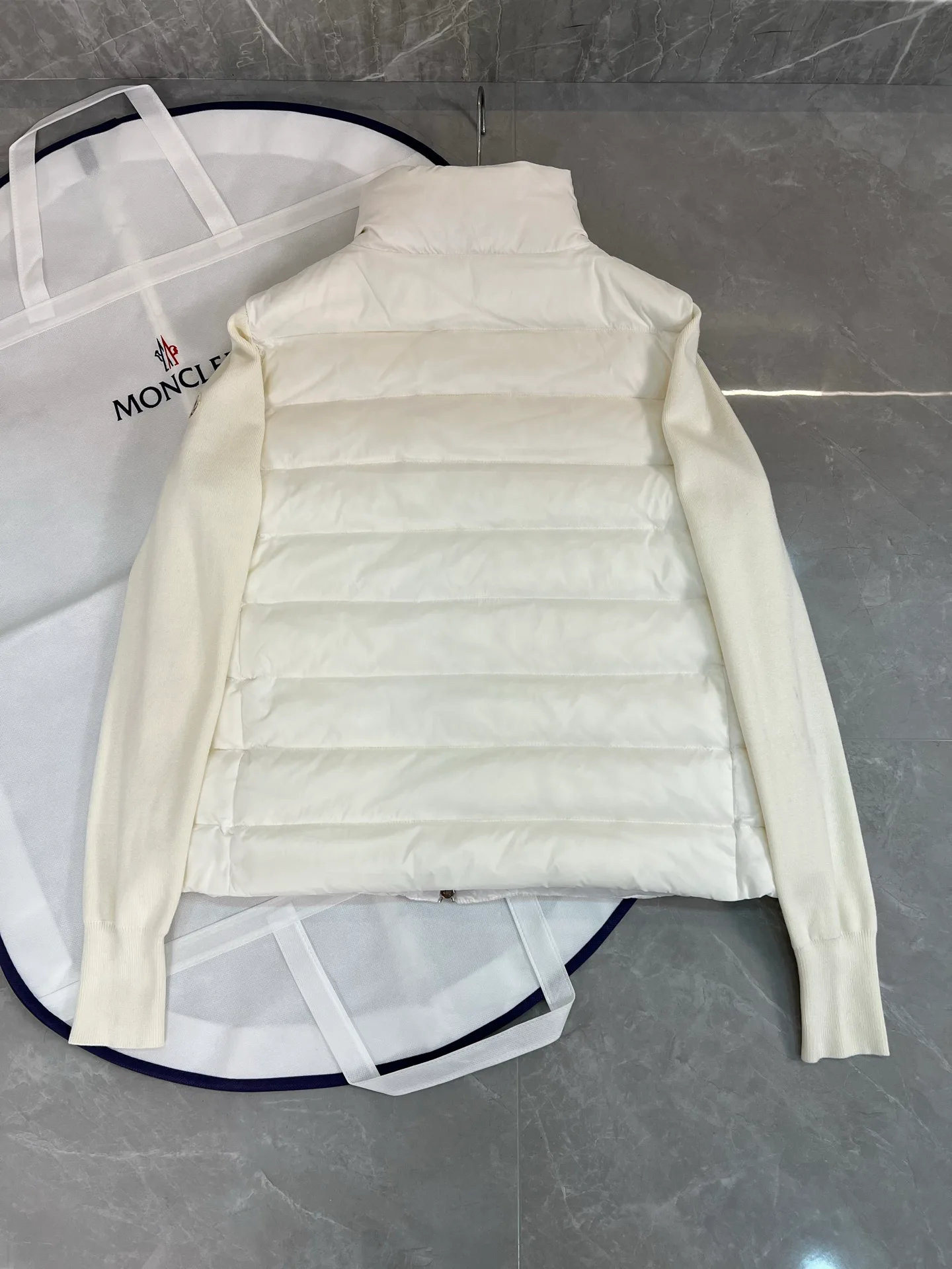 Куртки И Пуховики Женские Moncler 18599803