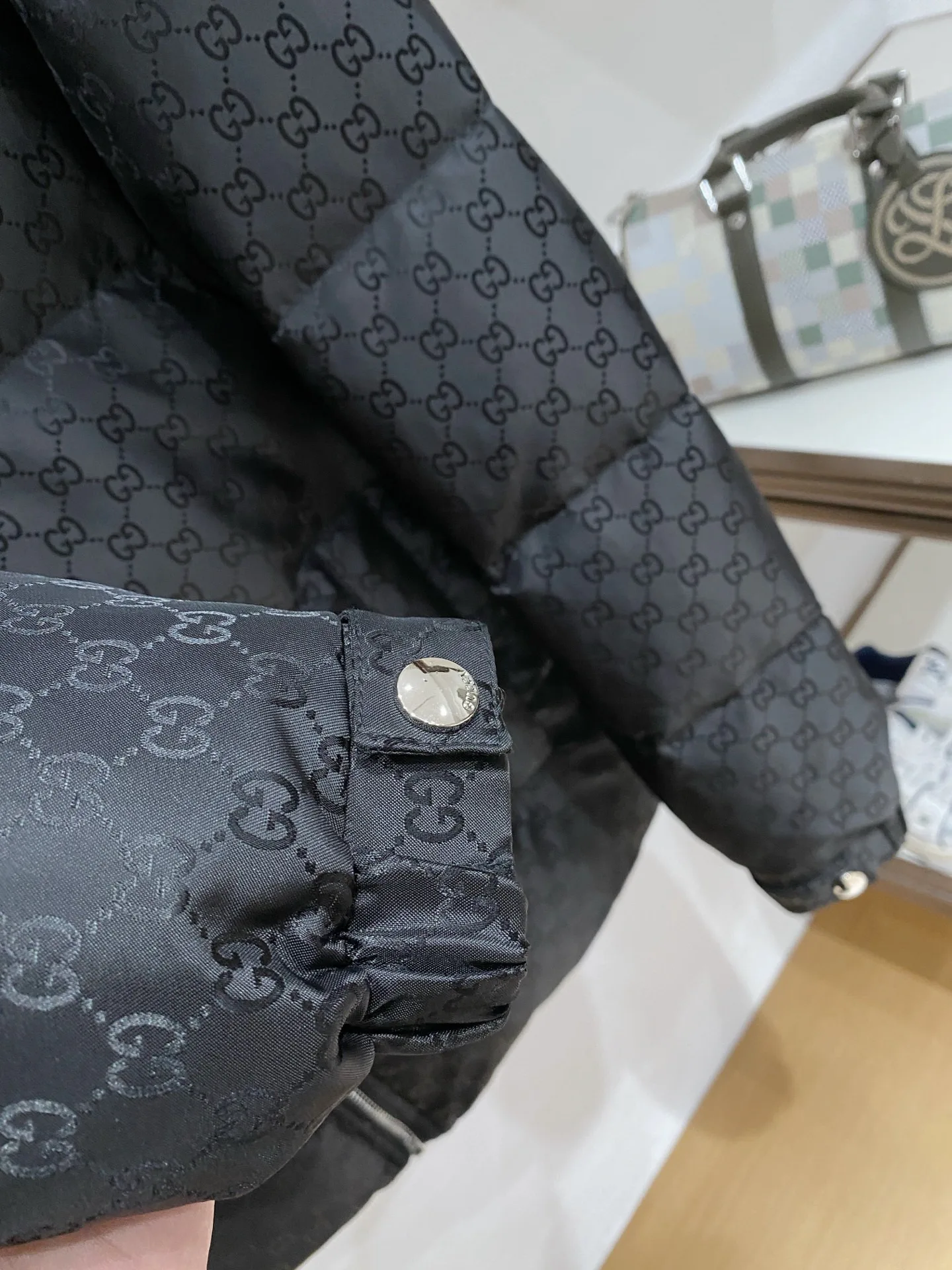 Куртки И Пуховики Женские Gucci 18971774