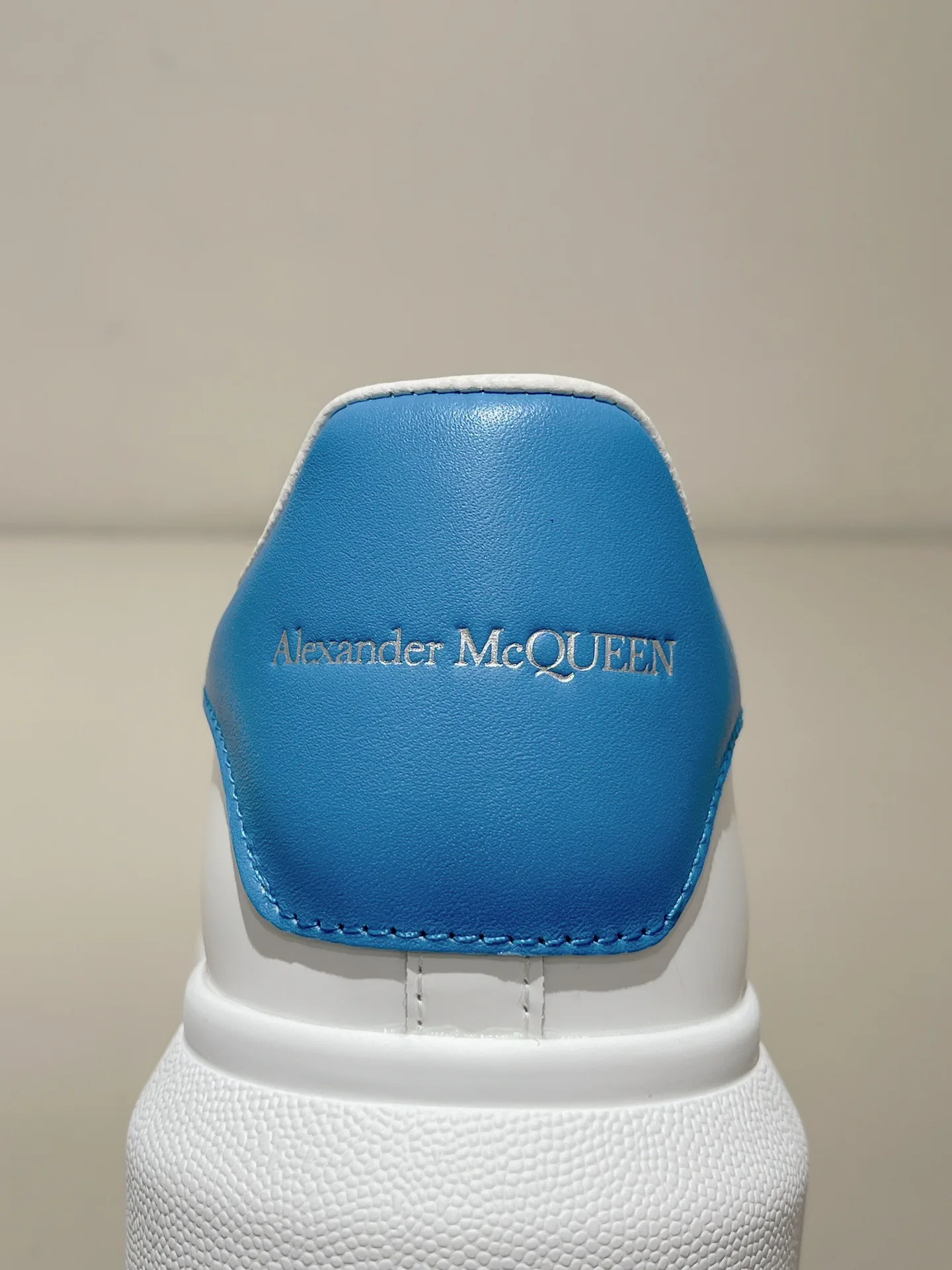 Кроссовки Женские Alexander Mcqueen 18373667