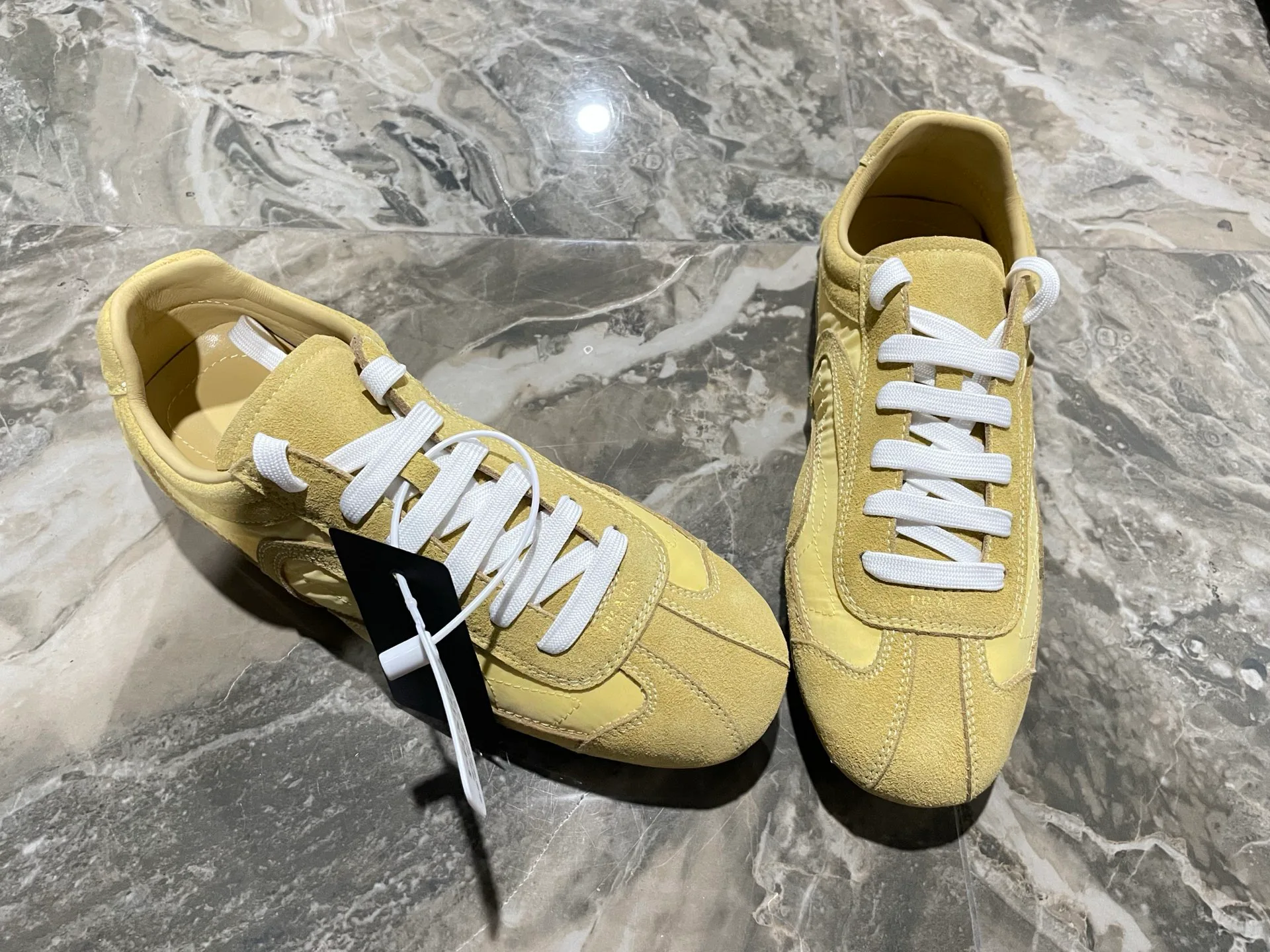 Кроссовки Женские Prada 9833762