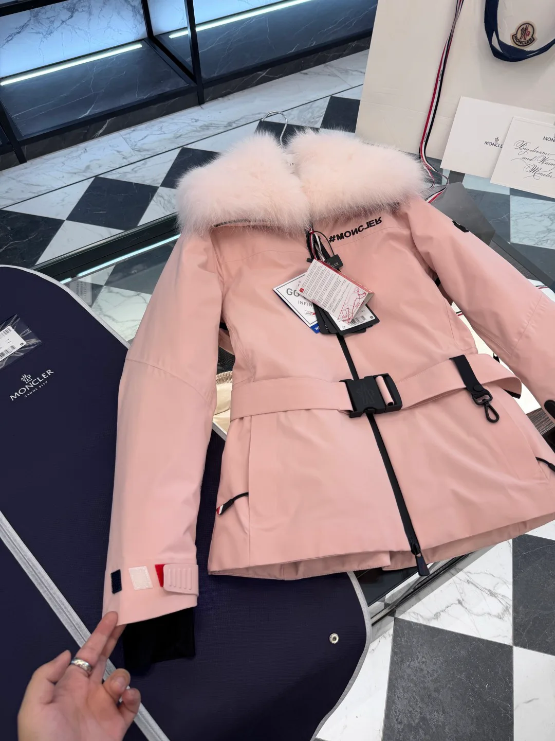 Куртки И Пуховики Женские Moncler 18725282