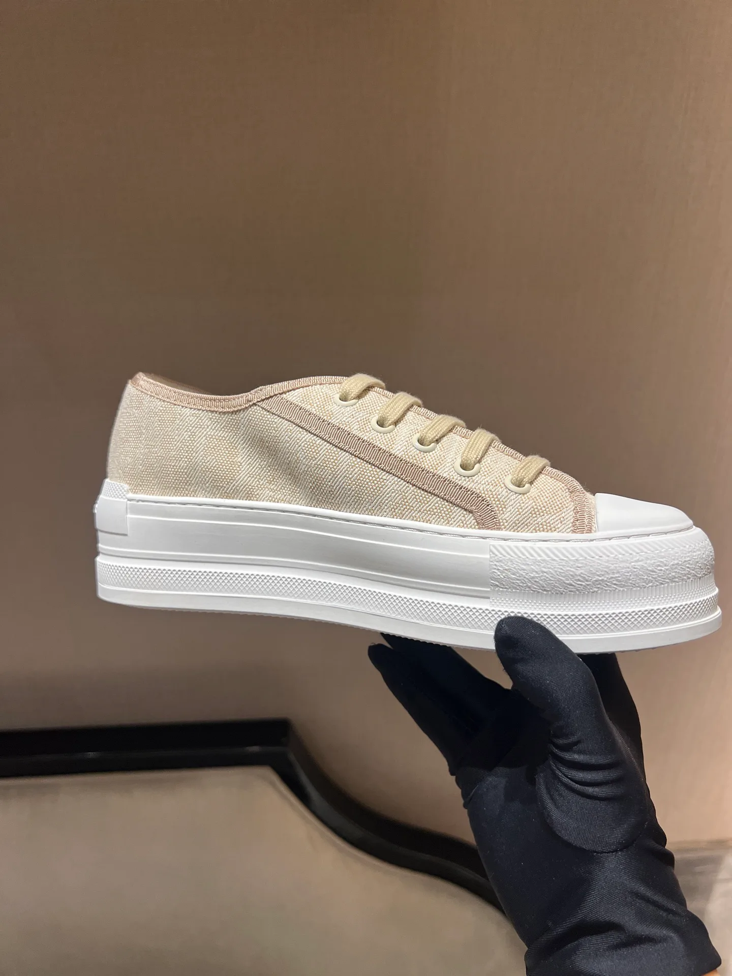 Кроссовки Женские Christian Dior 18020286