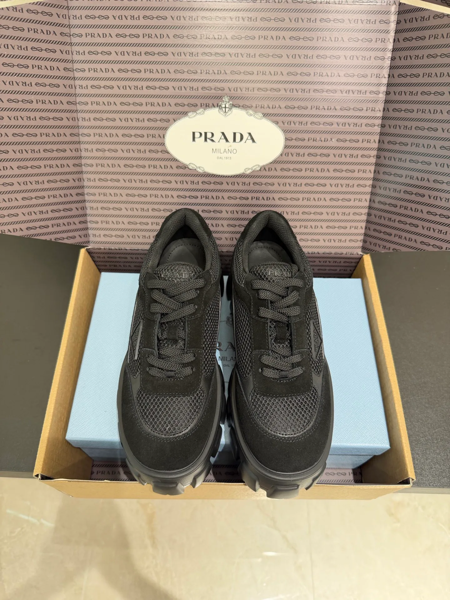 Кроссовки Женские Prada 18933605