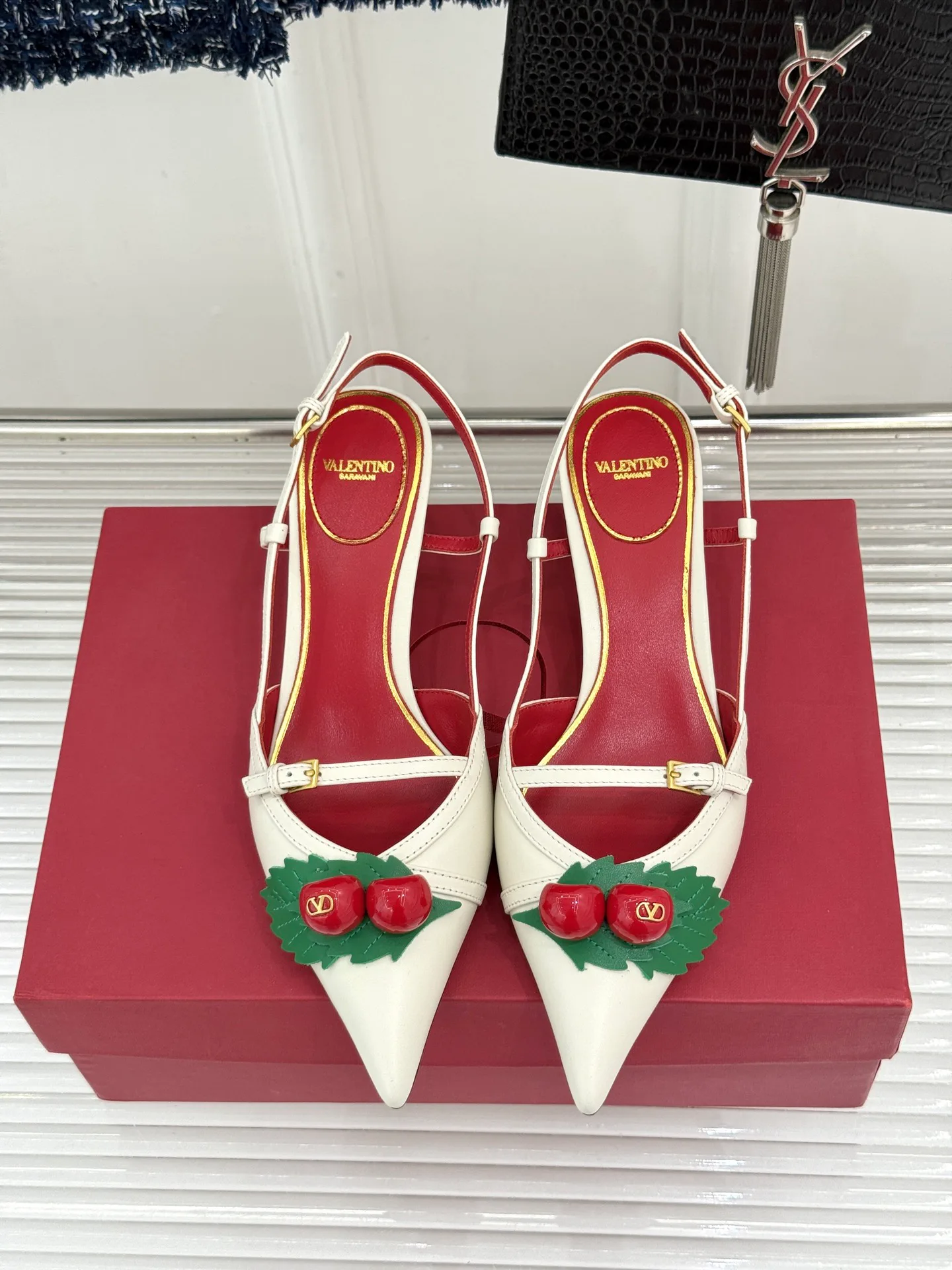 Босоножки Женские Valentino 16986236