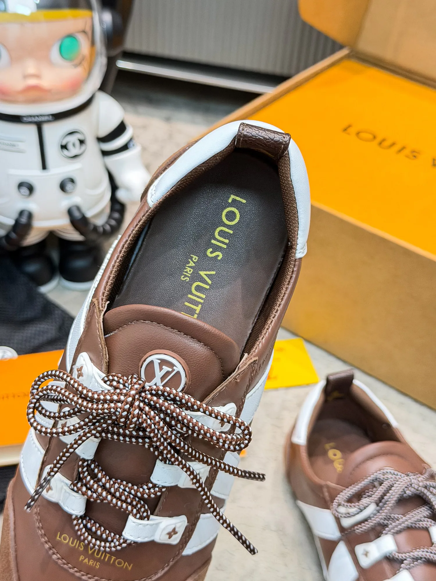 Кроссовки Женские Louis Vuitton 19043366