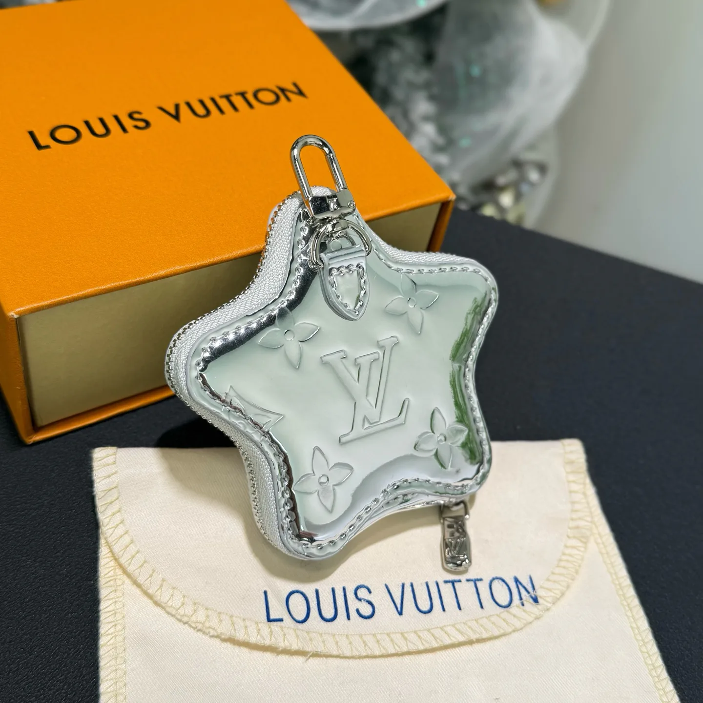 Клатчи Женские Louis Vuitton 10418861