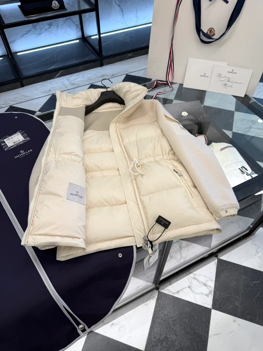 Куртки И Пуховики Женские Moncler 19554353