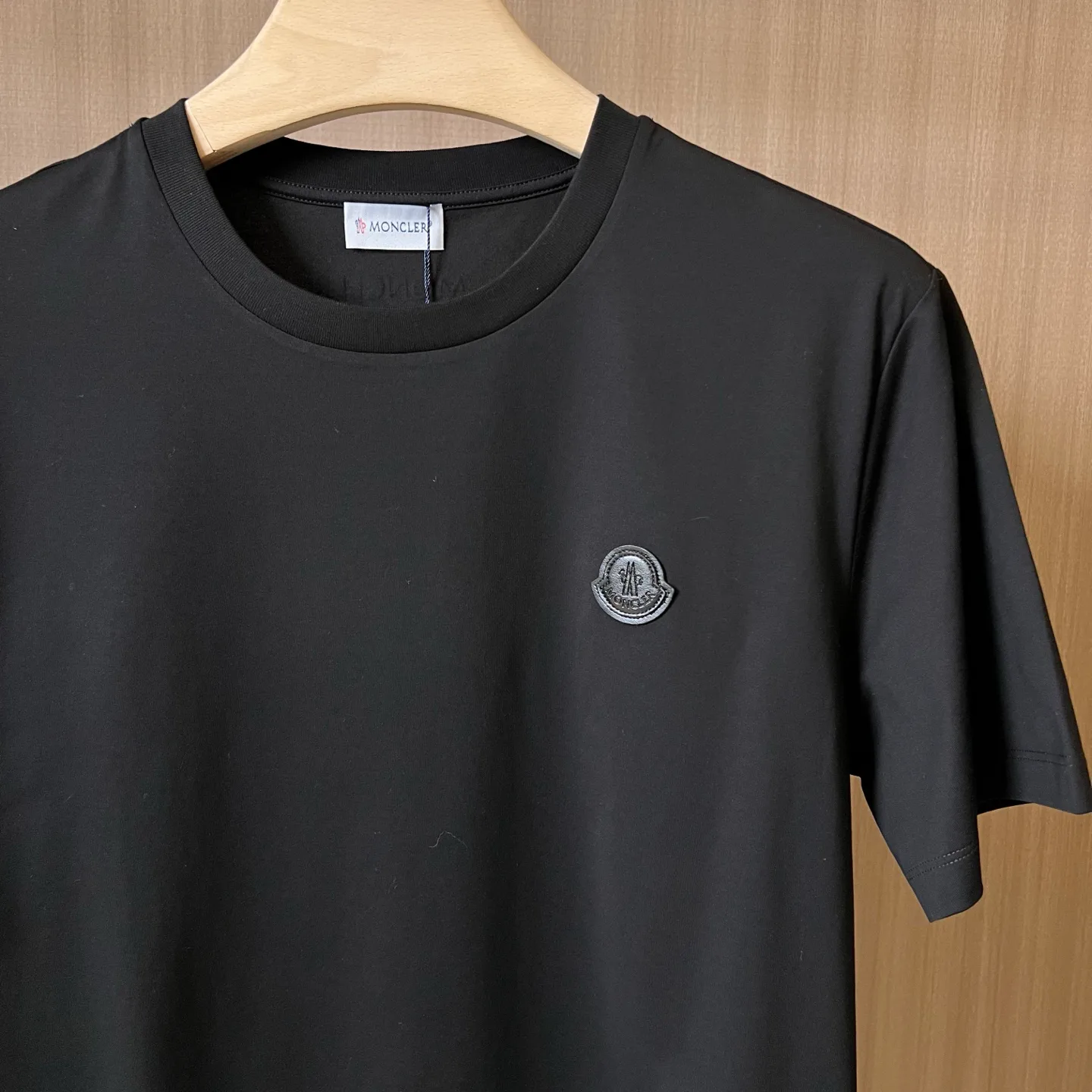 Футболки Женские Moncler 11000457
