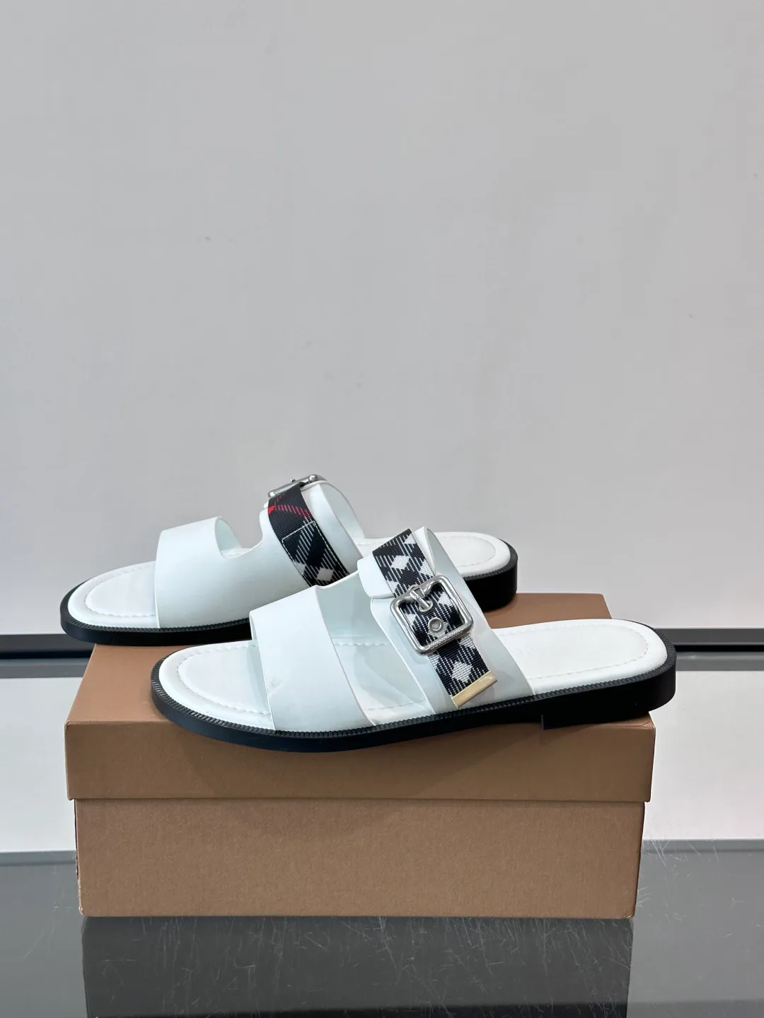 Сандалии Мужские Burberry 13480048