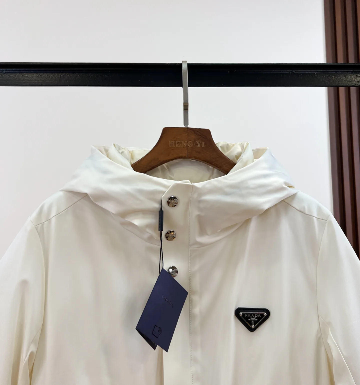 Куртки И Пуховики Женские Prada 18279489