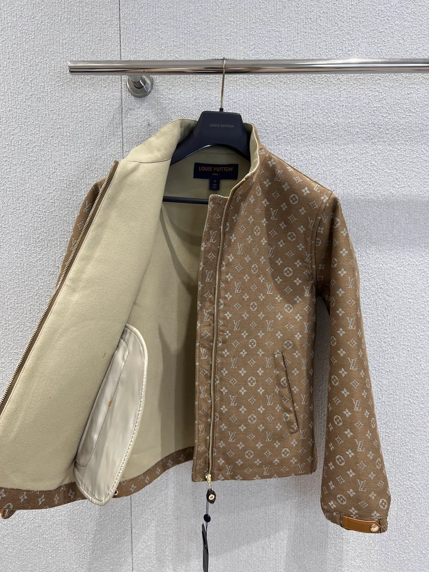 Куртки И Пуховики Женские Louis Vuitton 504710