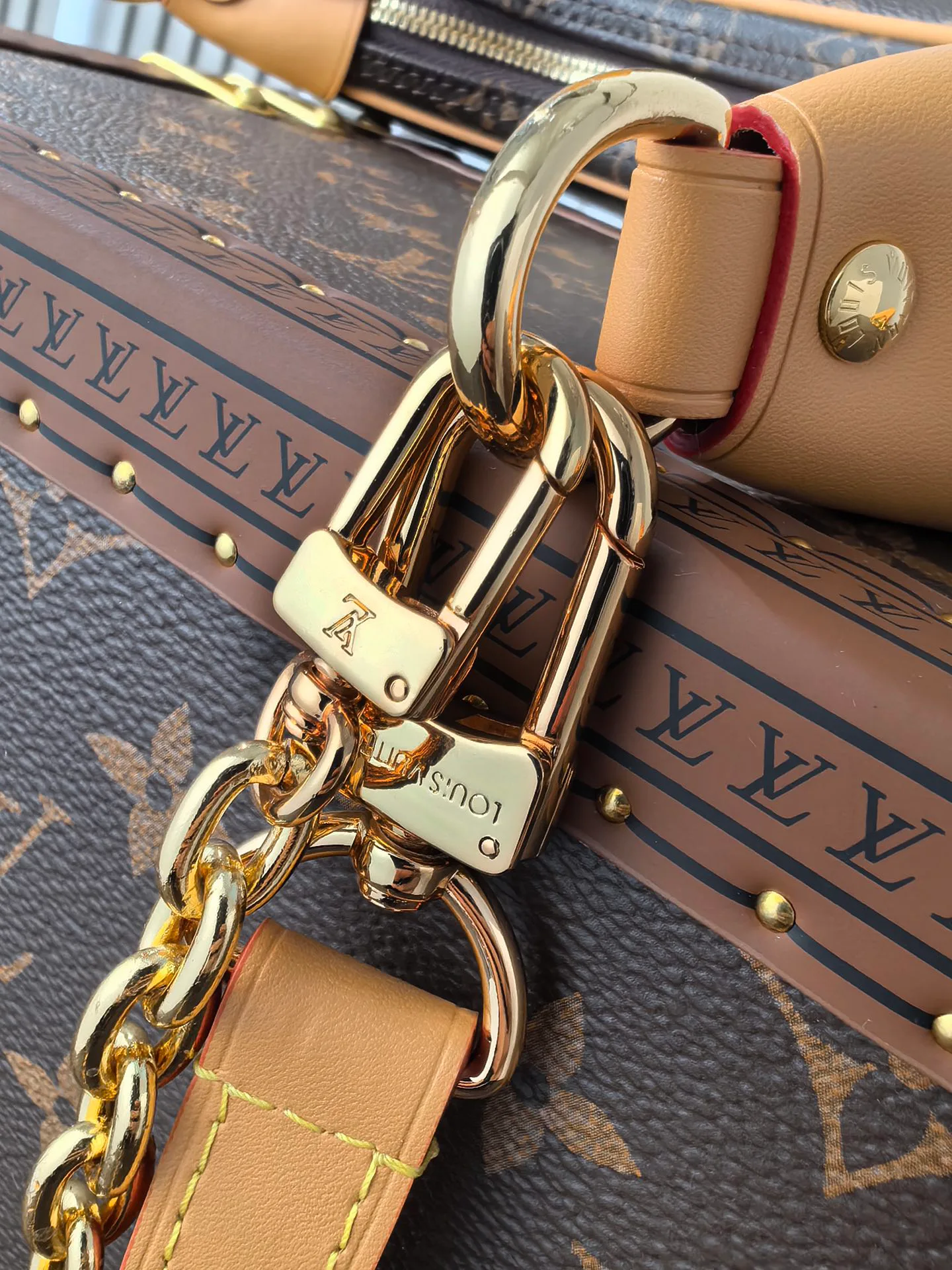 Сумки На Ремне Женские Louis Vuitton 13153271