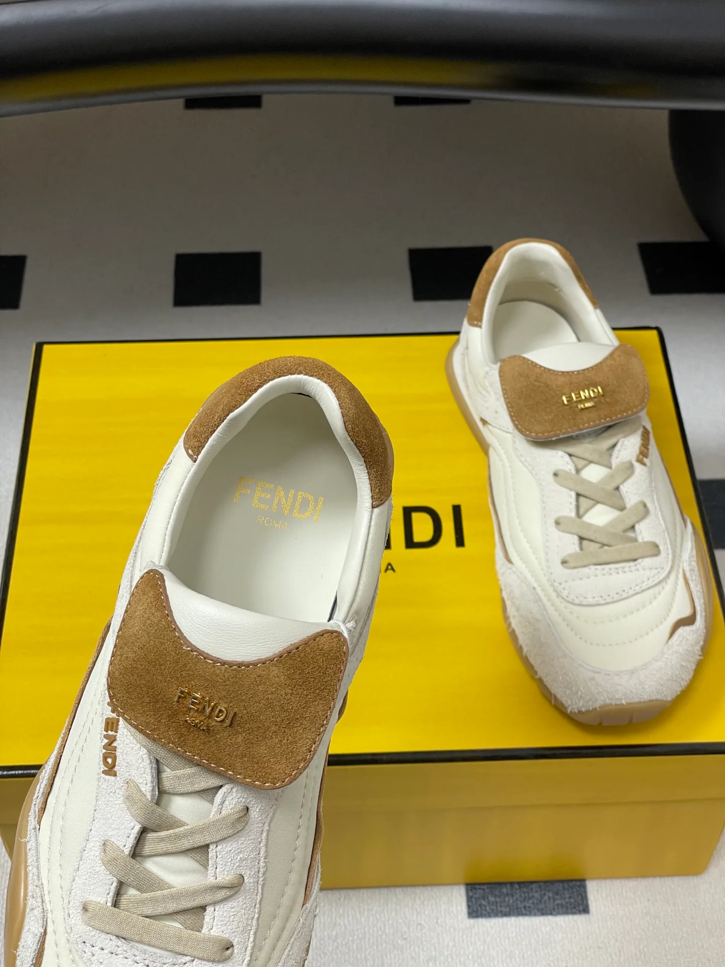 Кроссовки Женские Fendi 300683