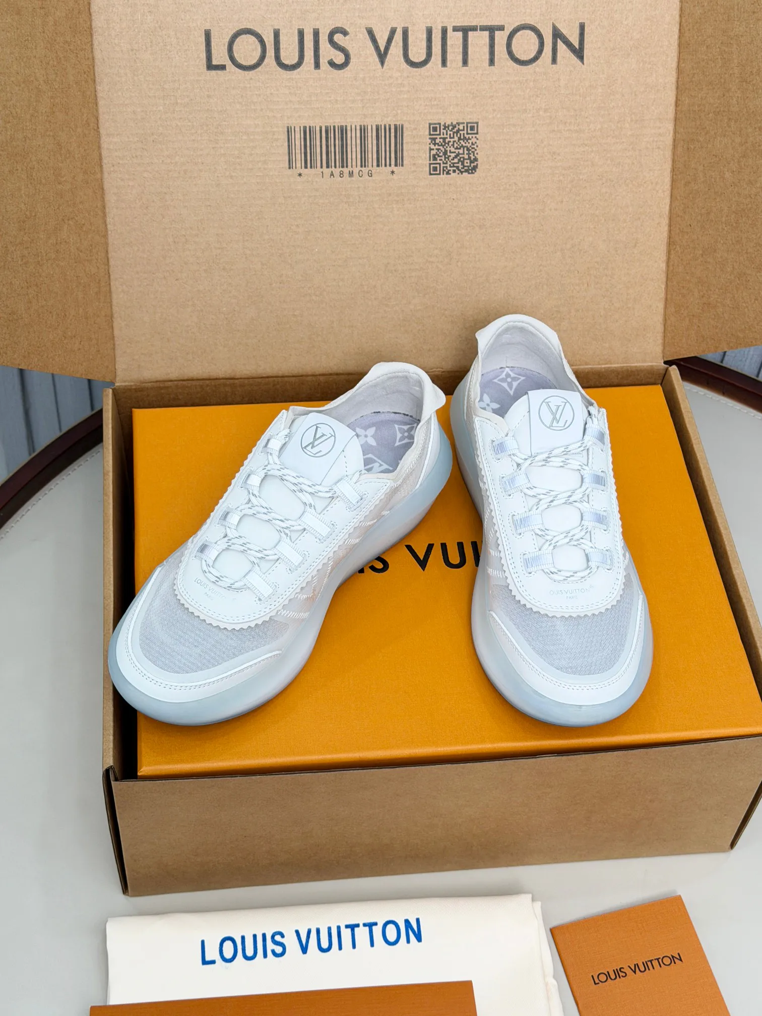 Кроссовки Женские Louis Vuitton 18265144