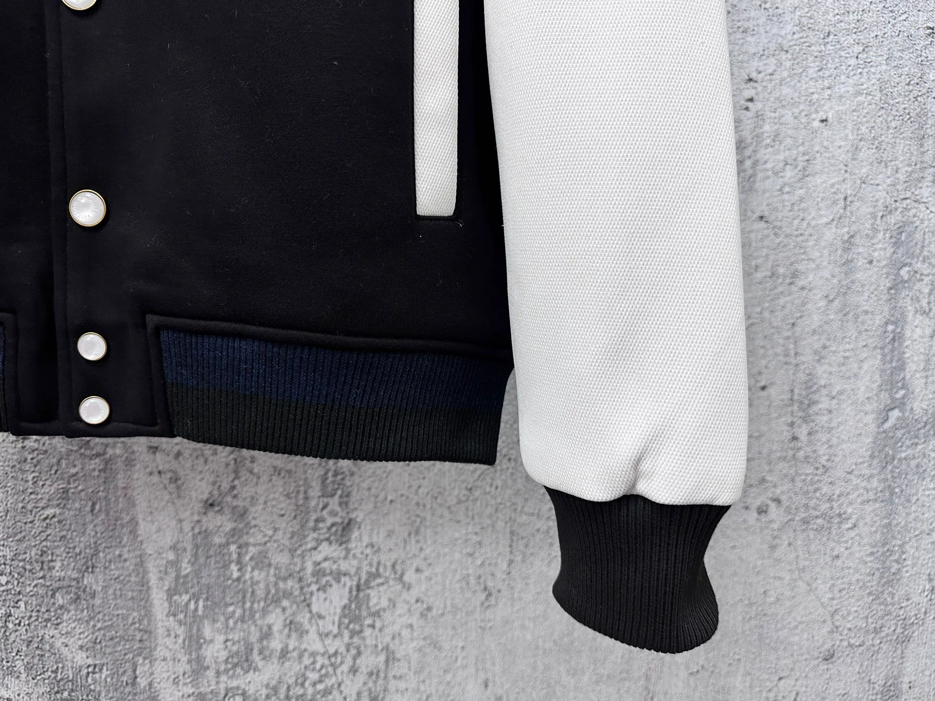 Куртки И Пуховики Женские Louis Vuitton 249382