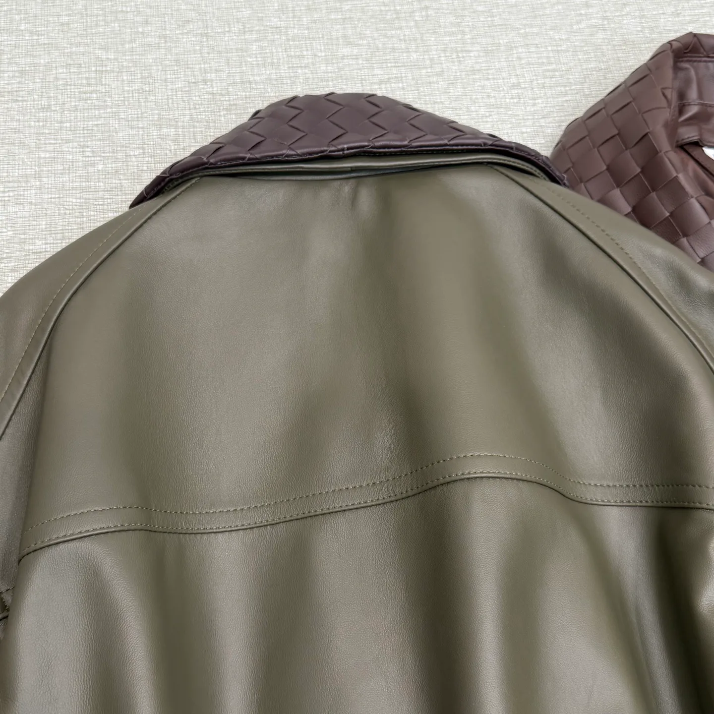 Кожаные Куртки И Дублёнки Женские Bottega Veneta 17408440