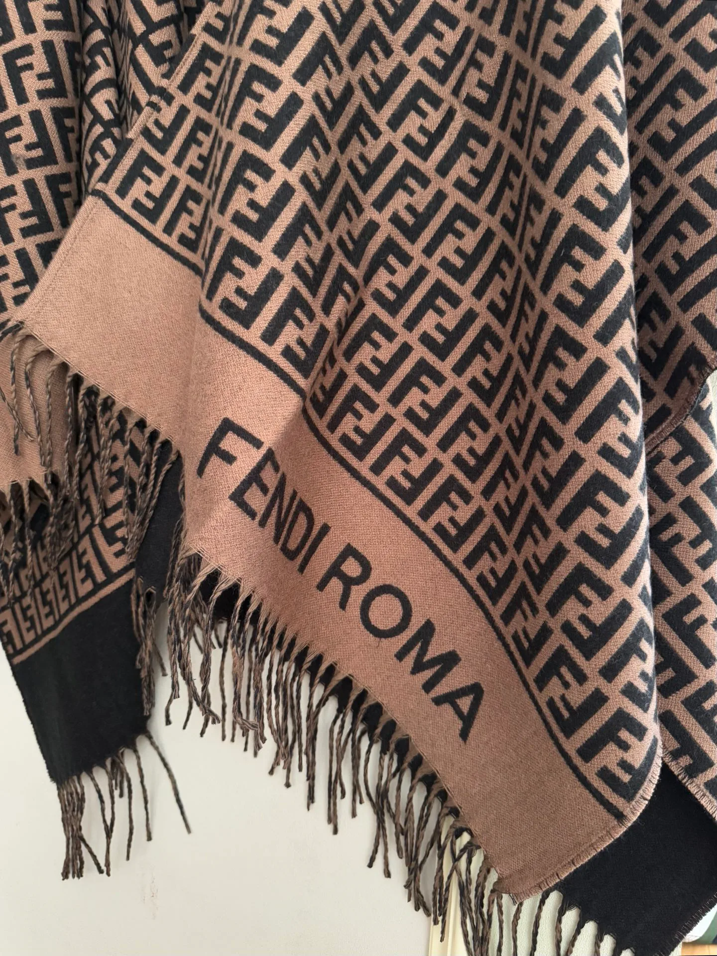 Пальто Женские Fendi 18974519