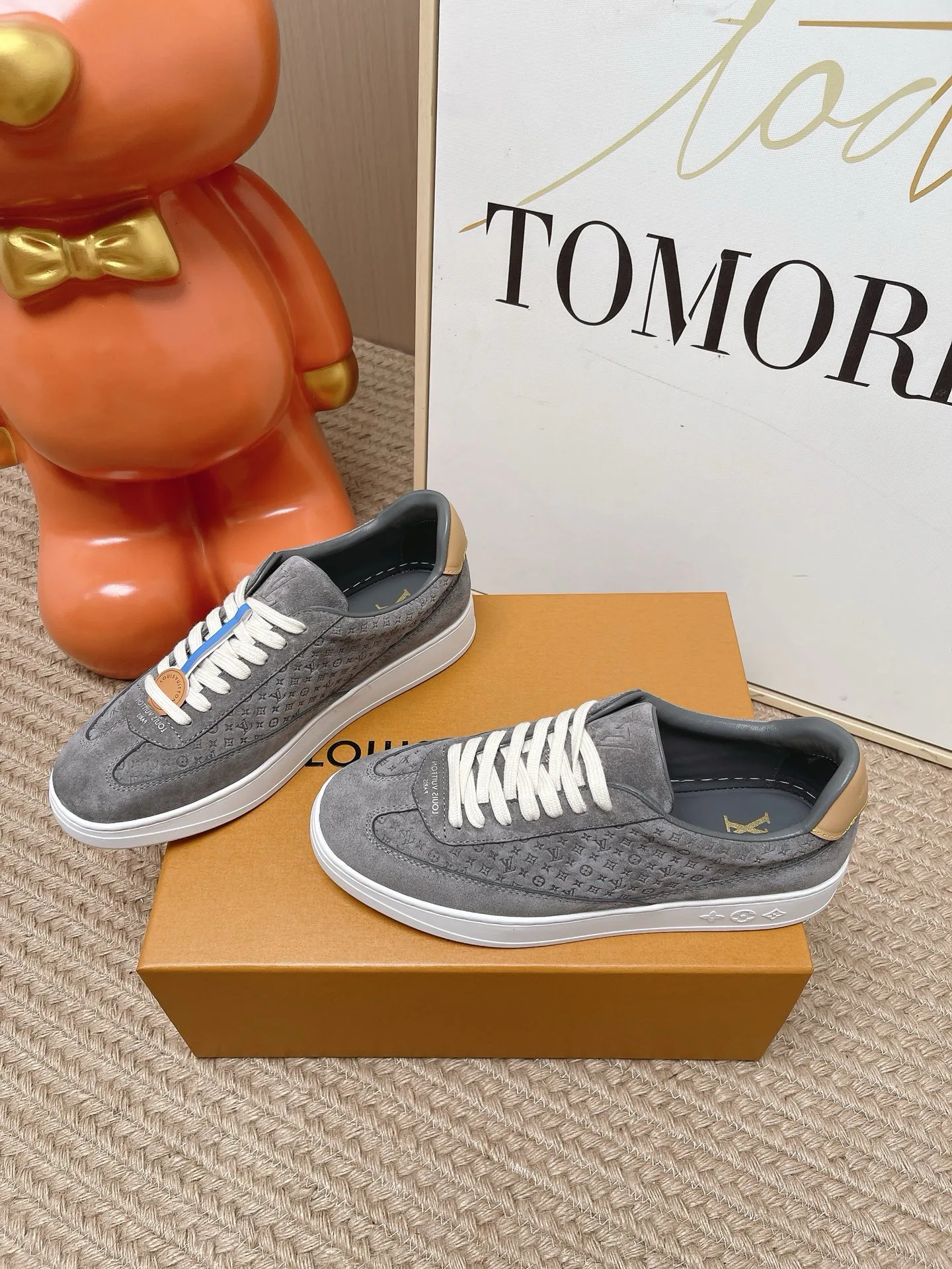 Кроссовки Женские Louis Vuitton 18810899