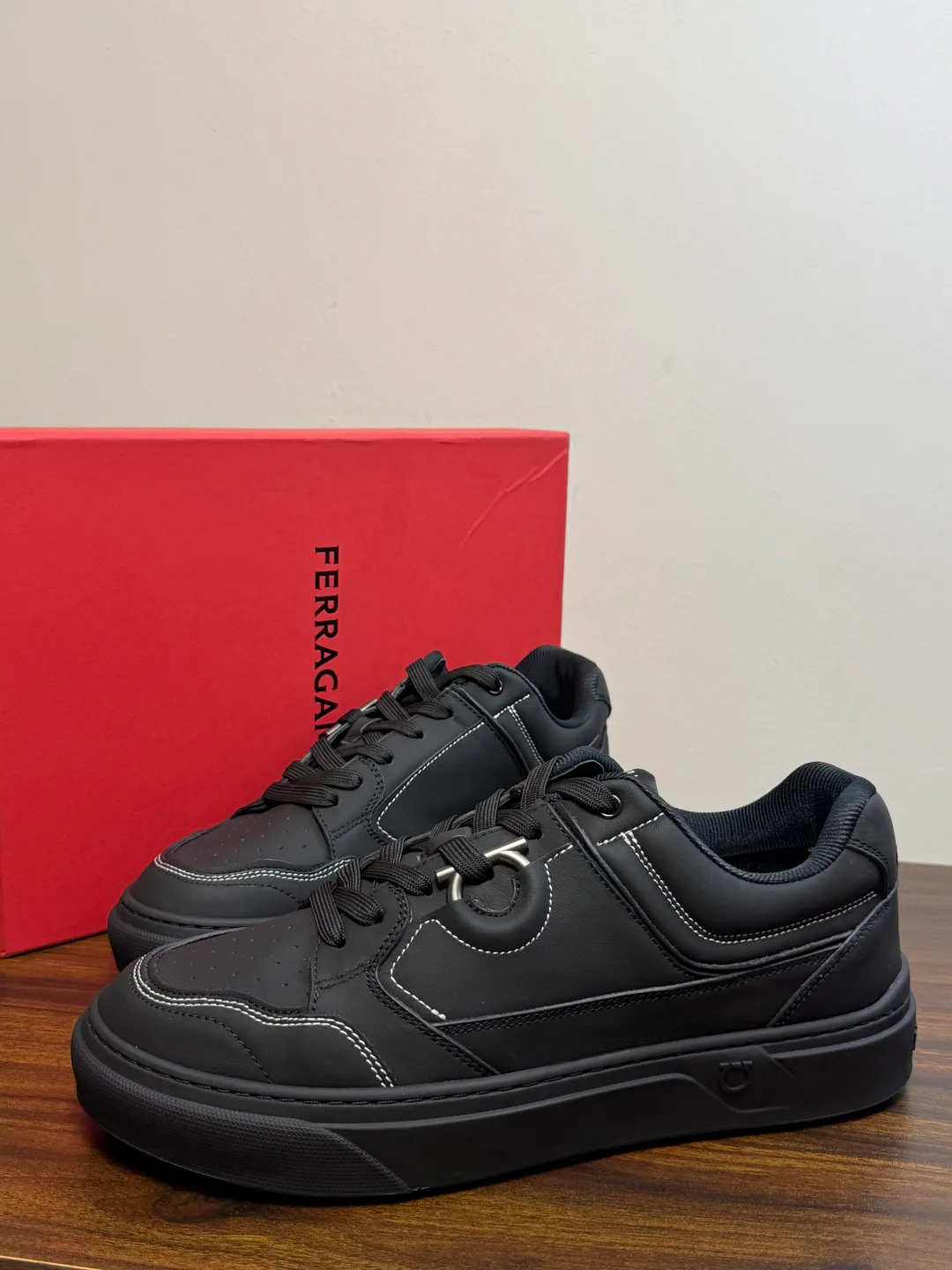 Кроссовки Мужские Salvatore Ferragamo 19623434