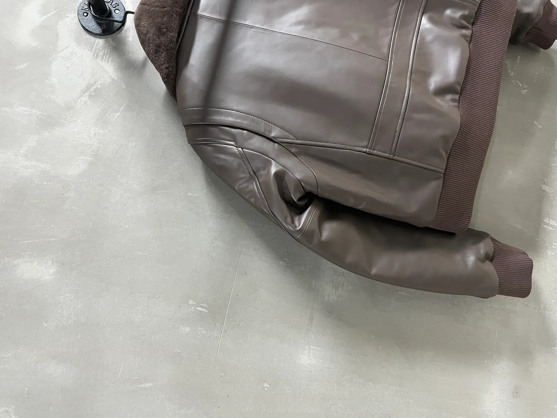 Кожаные Куртки И Дублёнки Женские Celine 460799