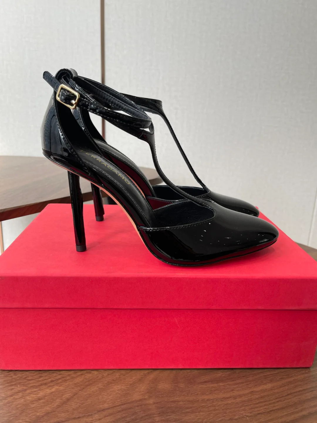 Туфли Женские Salvatore Ferragamo 11966276