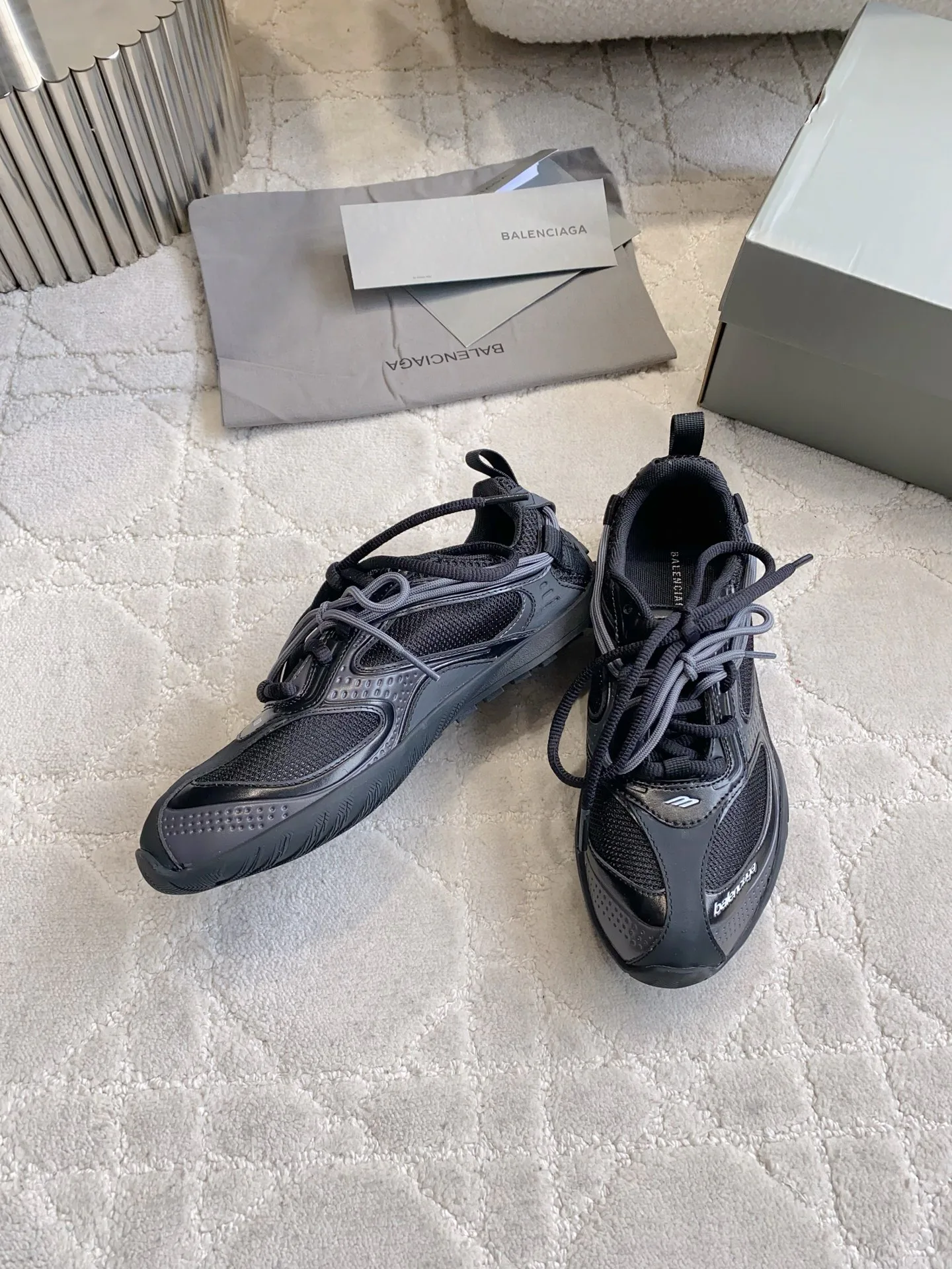 Кроссовки Женские Balenciaga 18133408