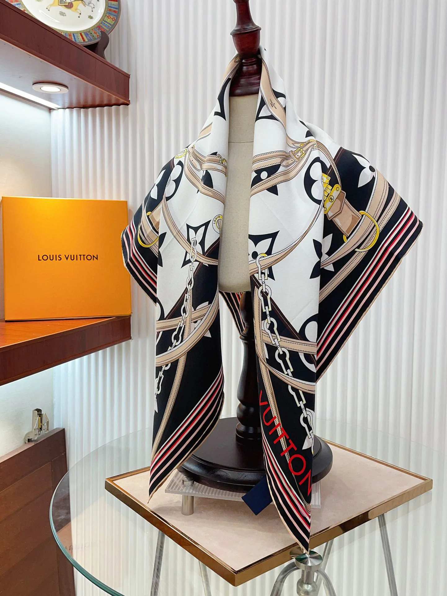 Шарфы Louis Vuitton 35178