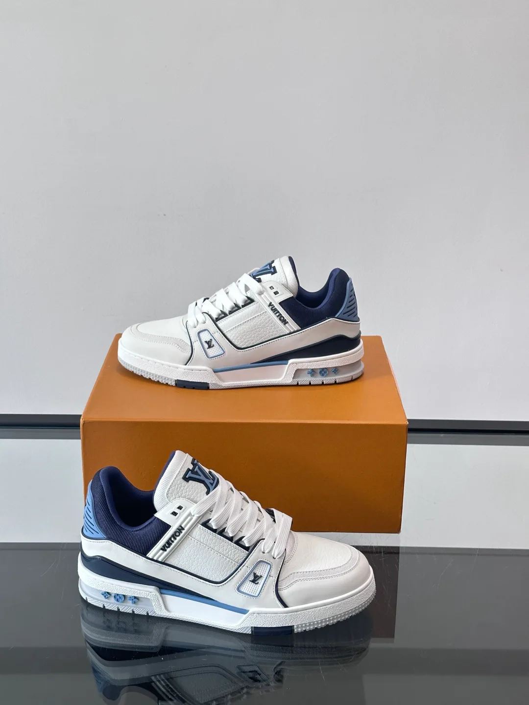 Кроссовки Мужские Louis Vuitton 211875