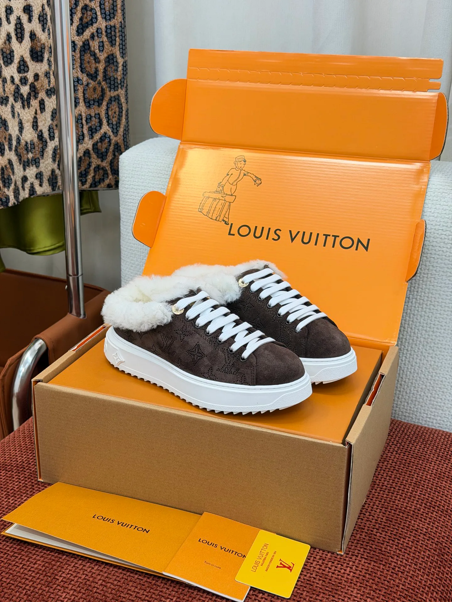 Кроссовки Женские Louis Vuitton 19585451