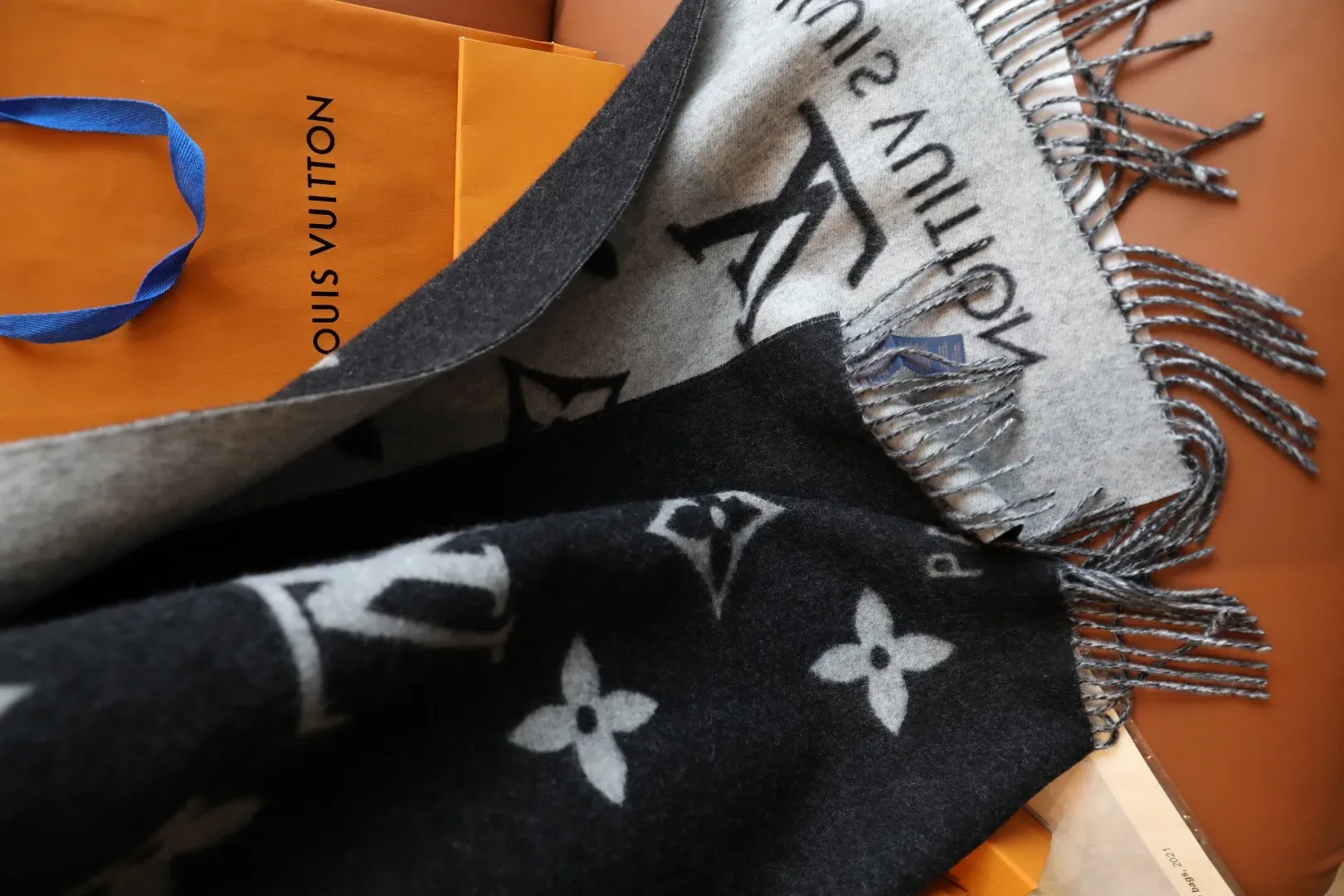 Шарфы Louis Vuitton 401800