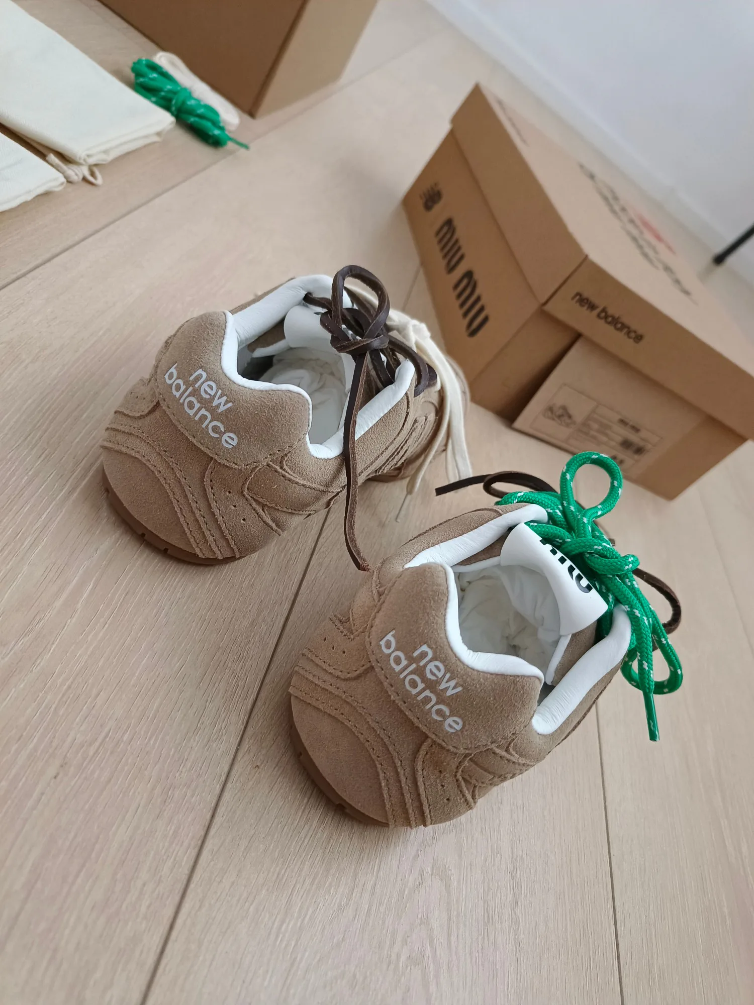 Кроссовки Женские Miu Miu 6180271