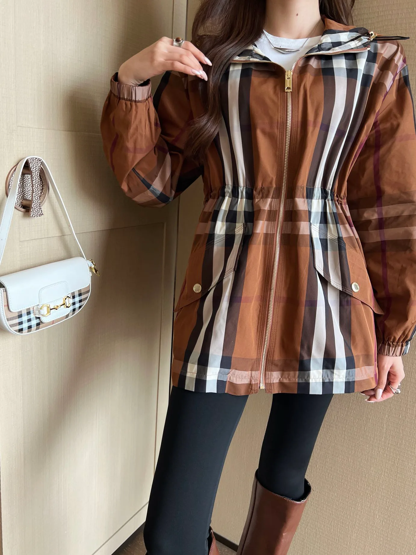 Куртки И Пуховики Женские Burberry 1049377